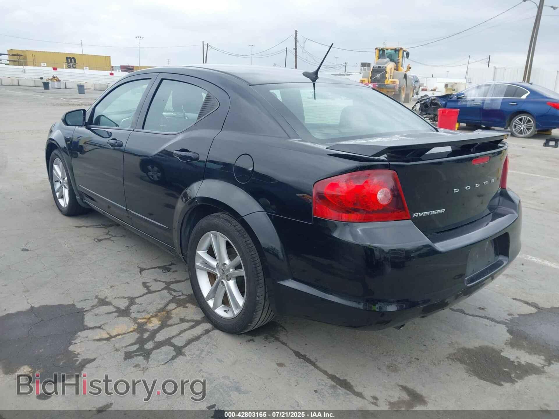 2011 DODGE AVENGER - VIN: 1B3BD1FG3BN584795 - Фото 3