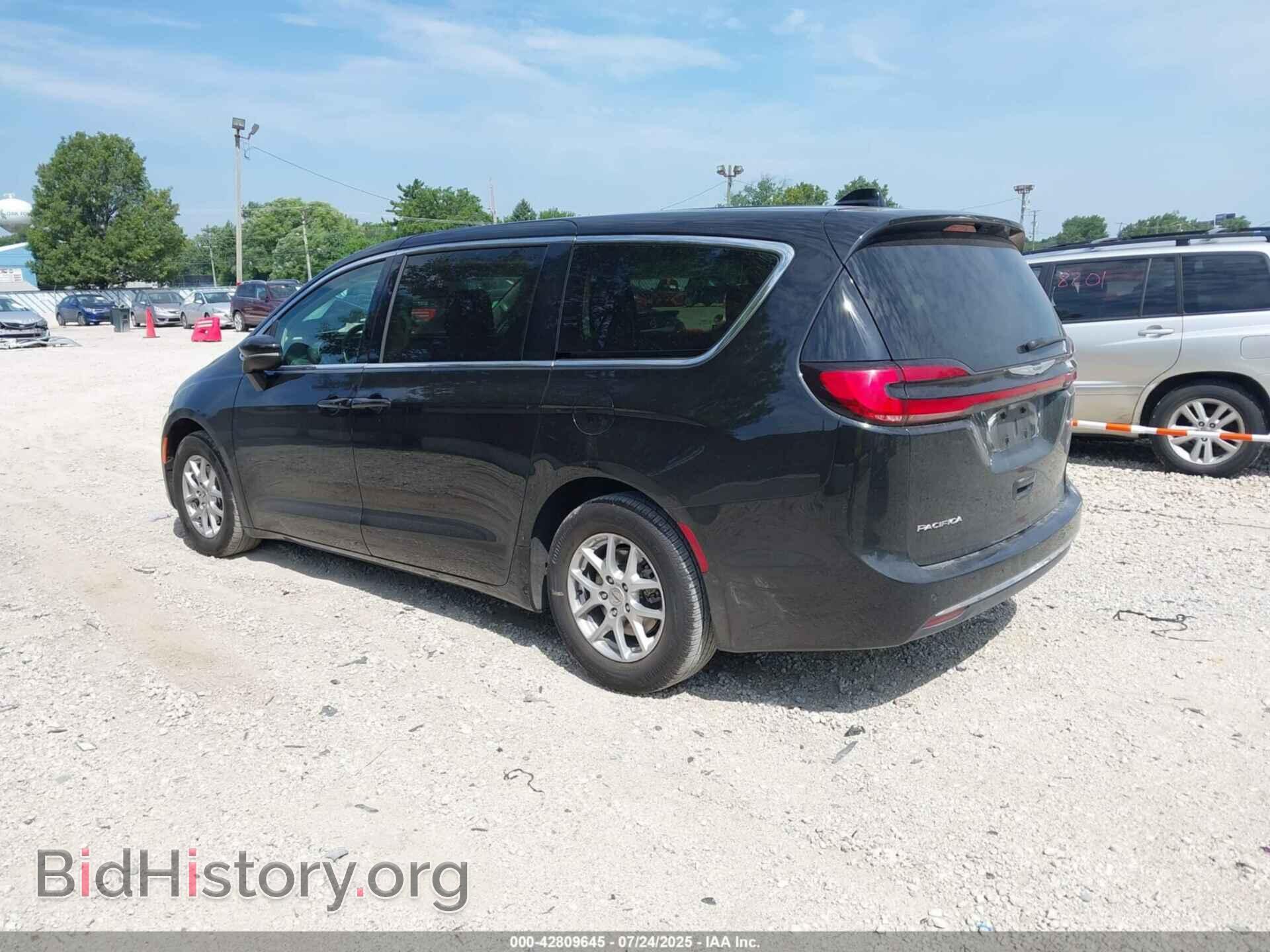 2023 CHRYSLER PACIFICA - VIN: 2C4RC1BG0PR532136 - Фото 3