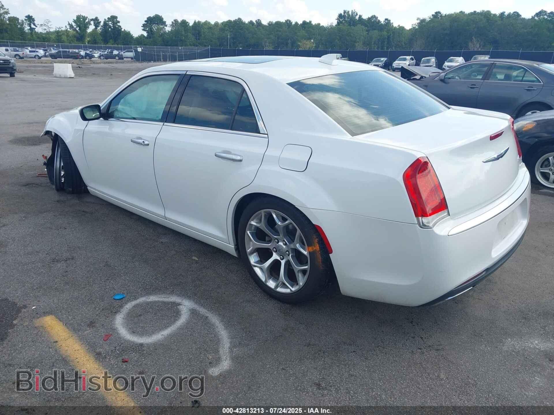2016 CHRYSLER 300C - VIN: 2C3CCAPT5GH261483 - Фото 3