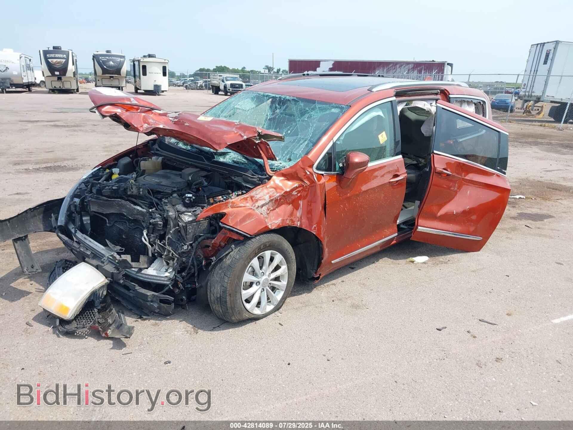 2018 CHRYSLER PACIFICA - VIN: 2C4RC1EG9JR323335 - Фото 2