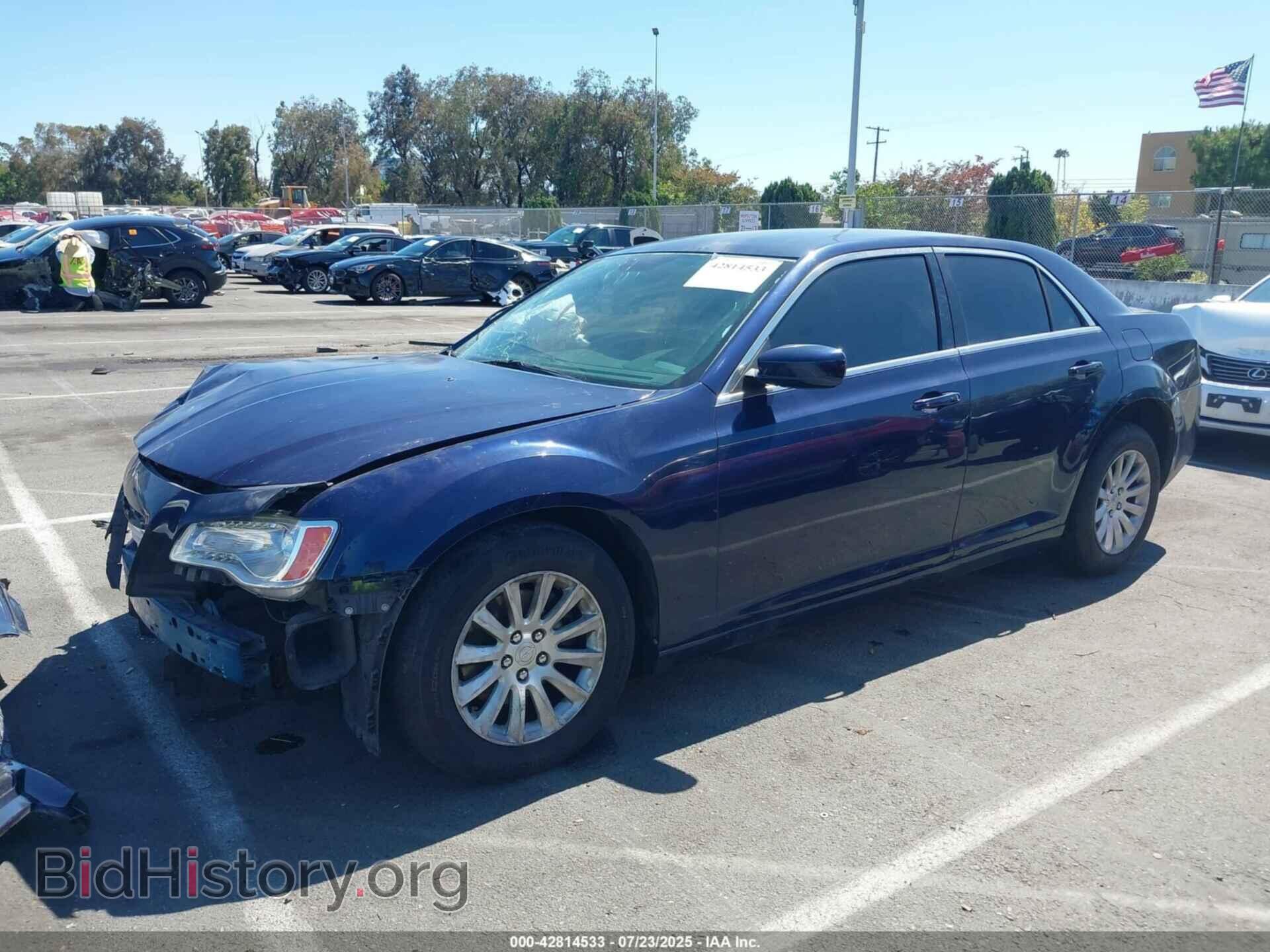 2014 CHRYSLER 300 - VIN: 2C3CCAAG8EH383067 - Фото 2