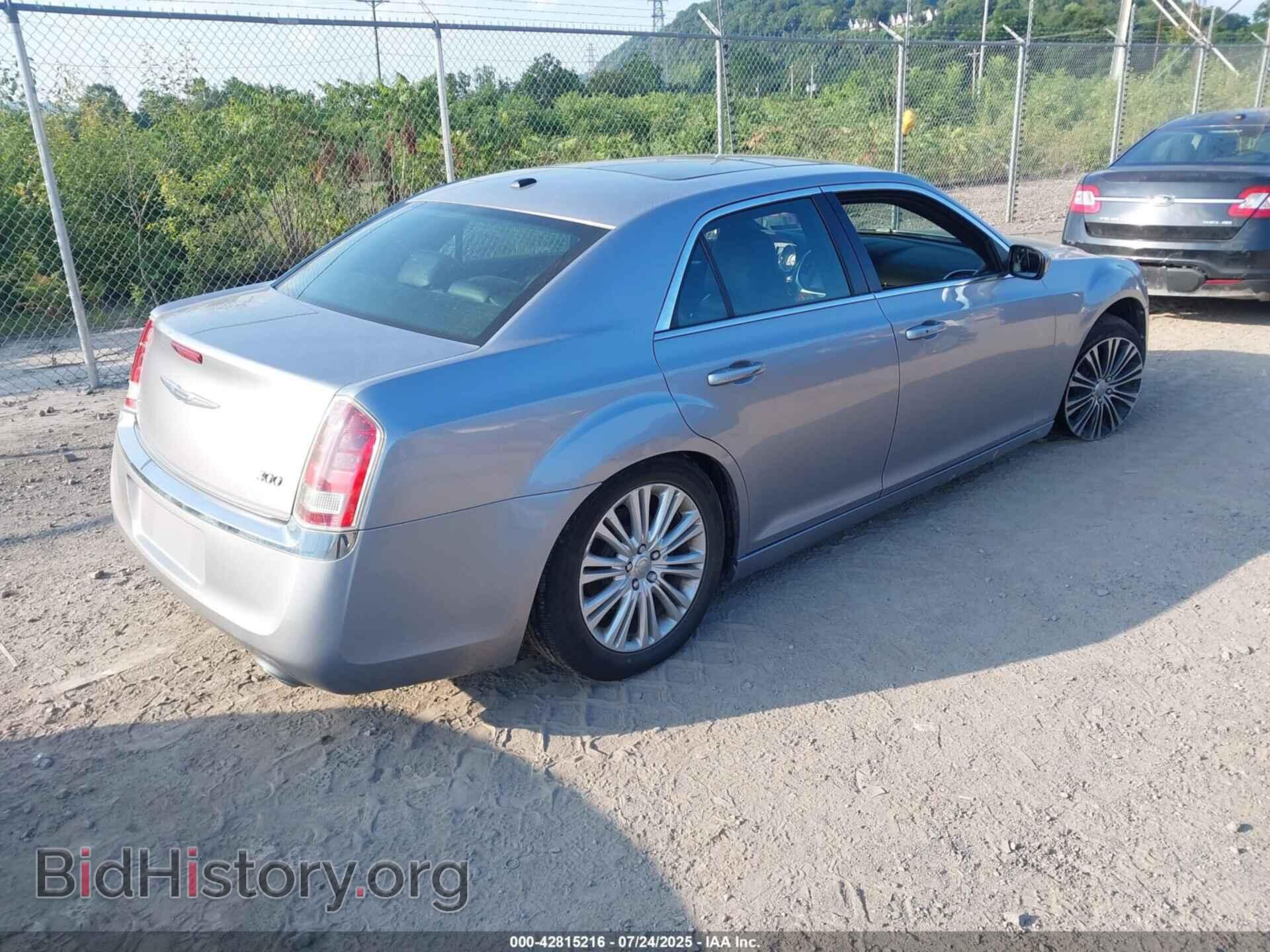 2013 CHRYSLER 300 - VIN: 2C3CCARG0DH717322 - Фото 4
