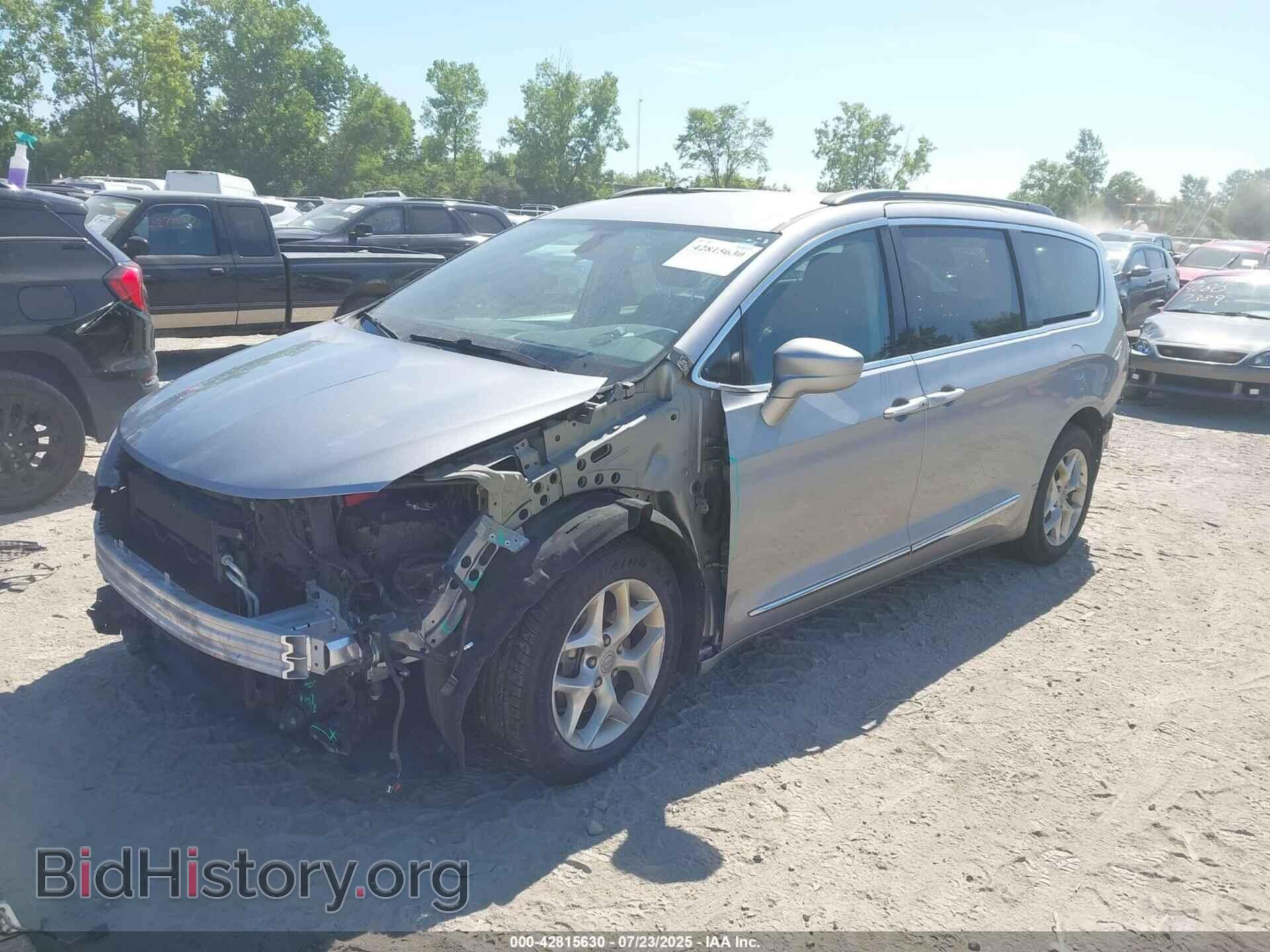 2017 CHRYSLER PACIFICA - VIN: 2C4RC1BG2HR756722 - Photo 2