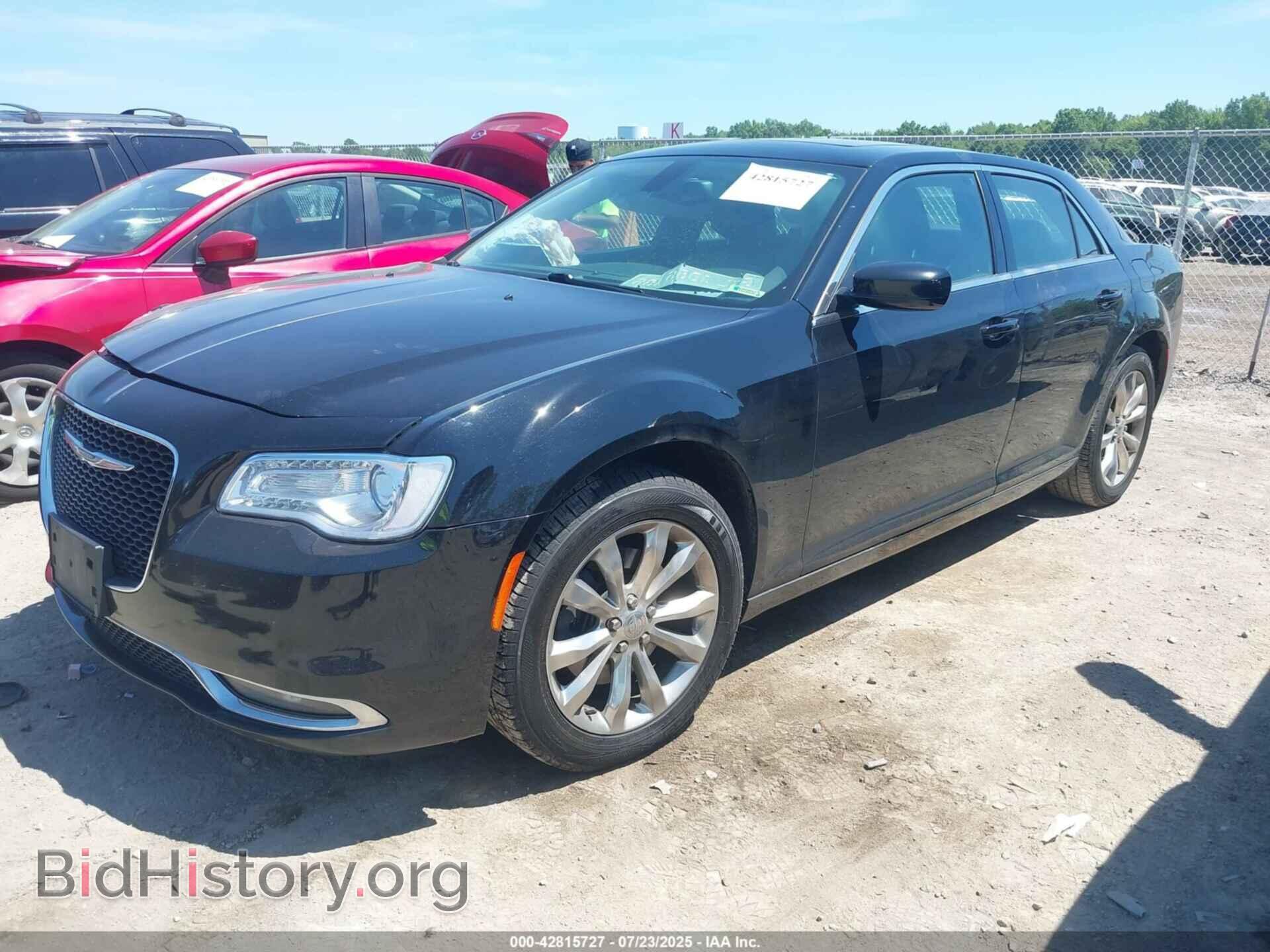 2016 CHRYSLER 300 - VIN: 2C3CCARG6GH304924 - Фото 2