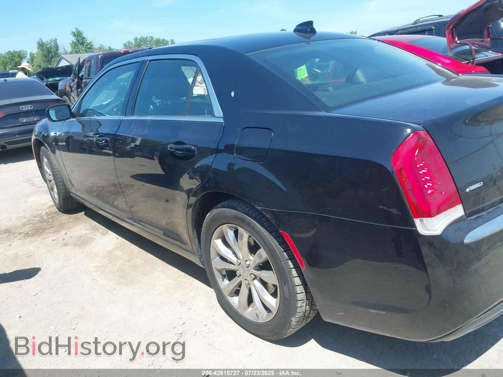 2016 CHRYSLER 300 - VIN: 2C3CCARG6GH304924 - Фото 15