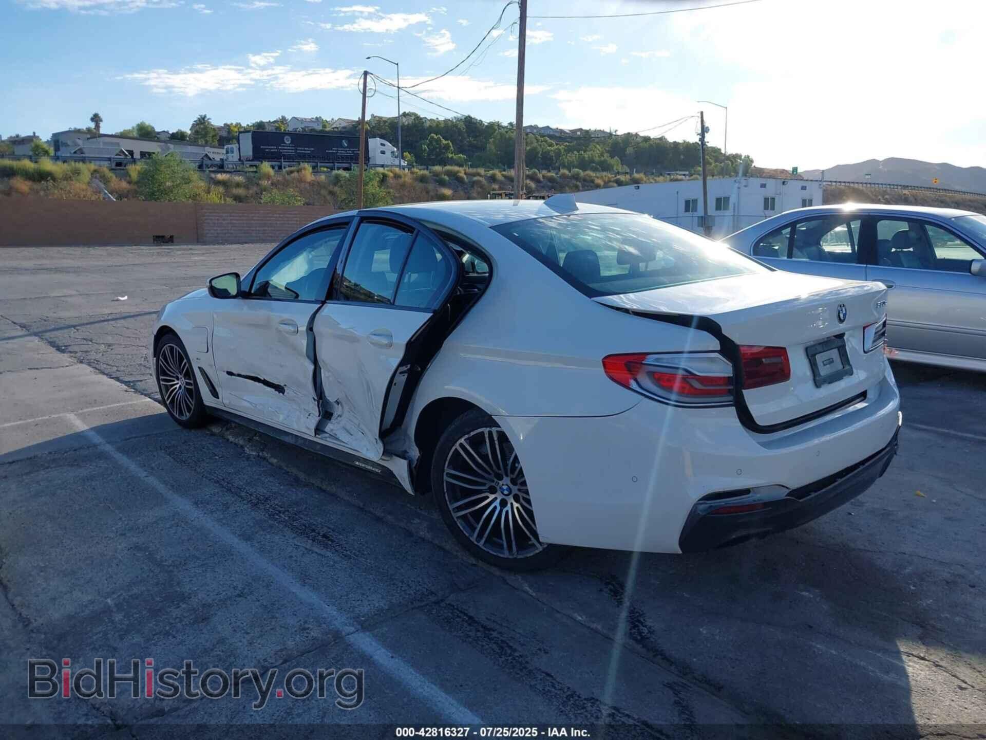 2020 BMW 530E - VIN: WBAJA9C03LCD29134 - Фото 3
