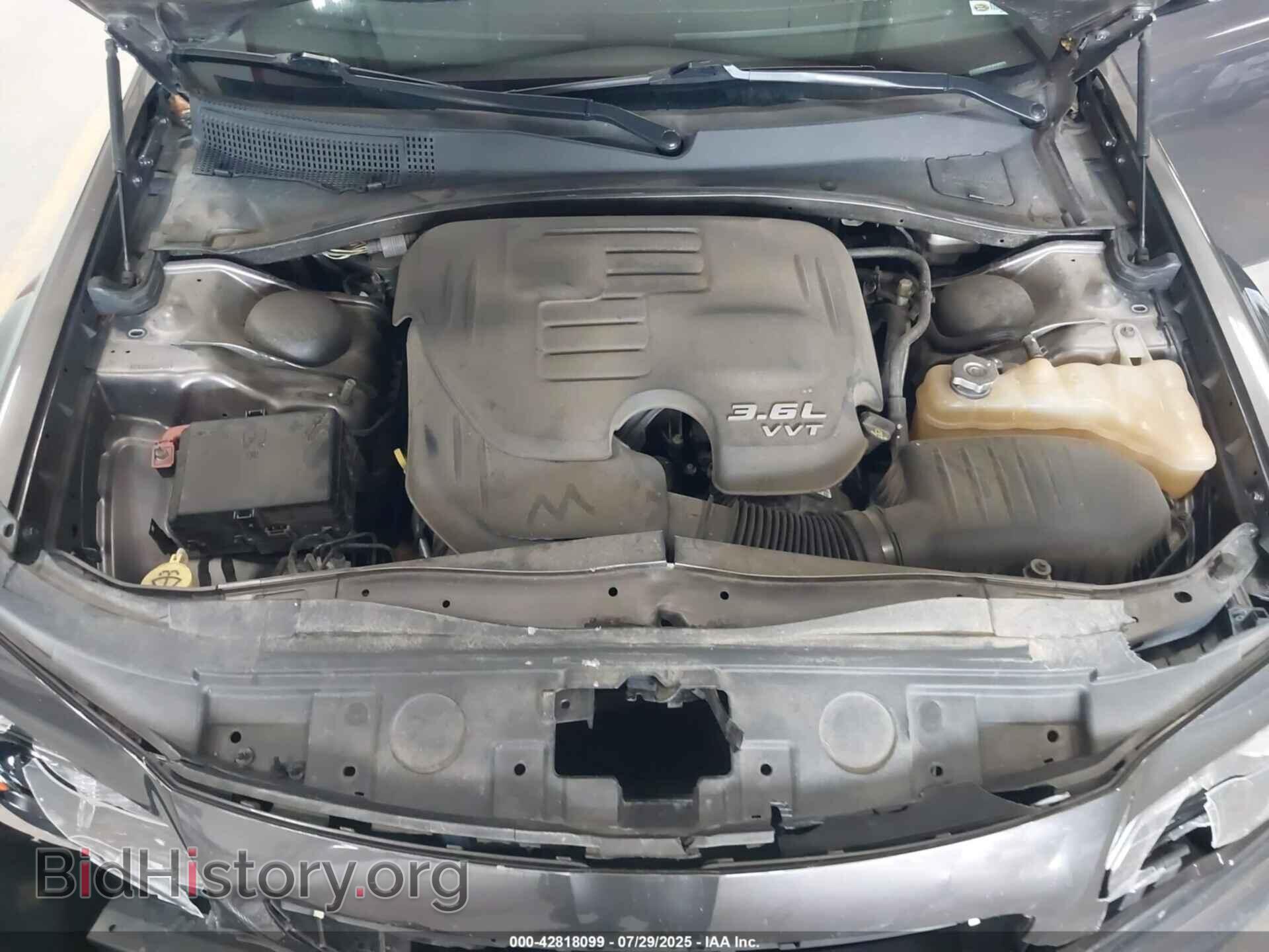 2014 CHRYSLER 300 - VIN: 2C3CCAGG9EH374207 - Фото 10