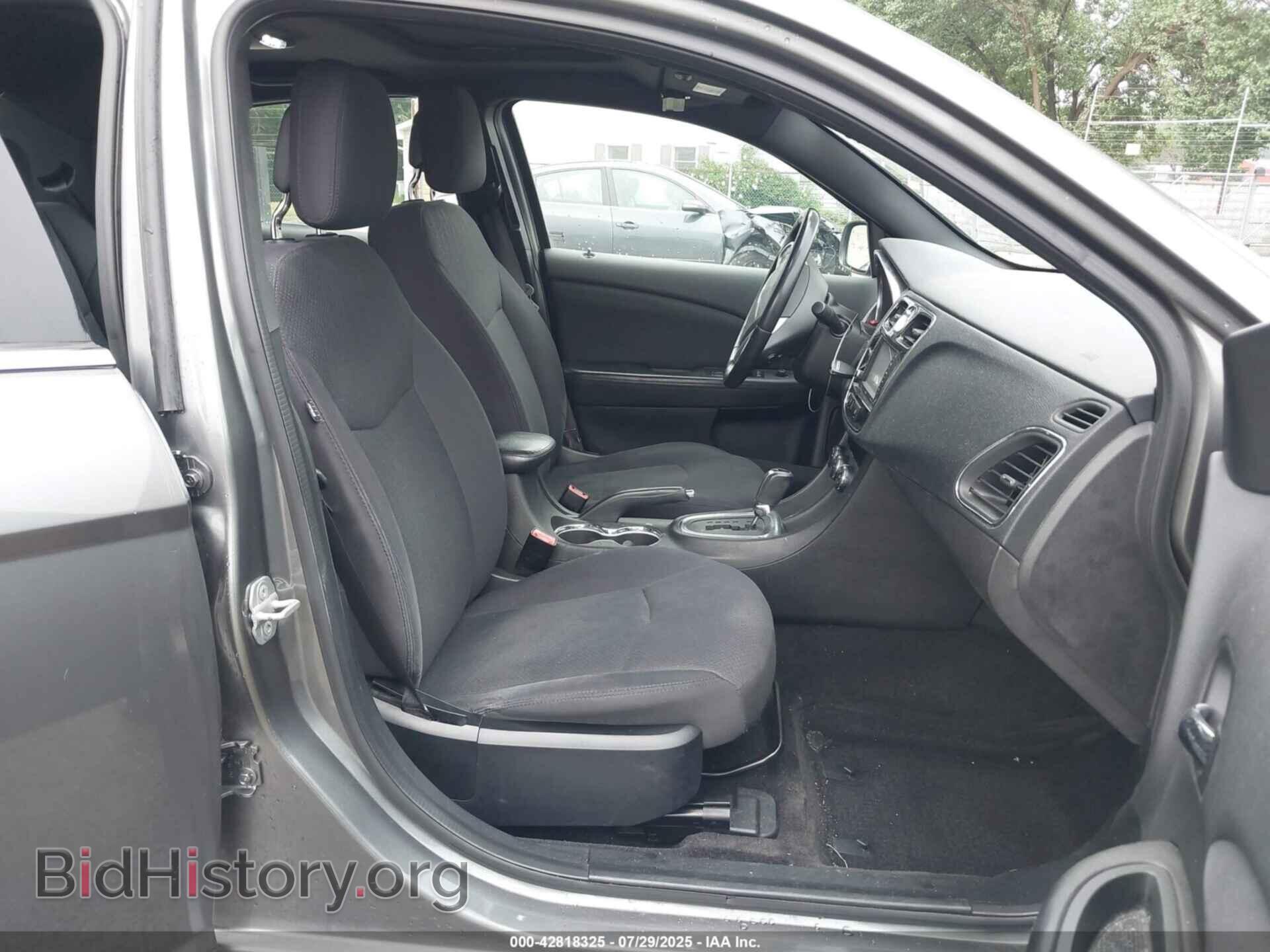 2012 CHRYSLER 200 - VIN: 1C3CCBBG5CN250047 - Фото 5