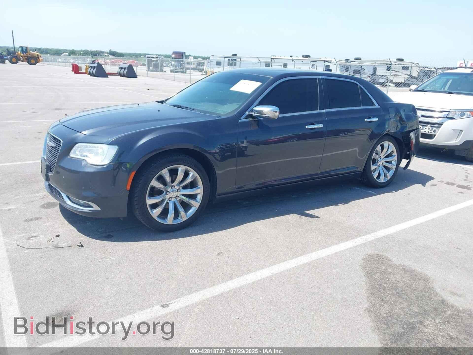 2017 CHRYSLER 300C - VIN: 2C3CCAEG4HH569980 - Фото 2