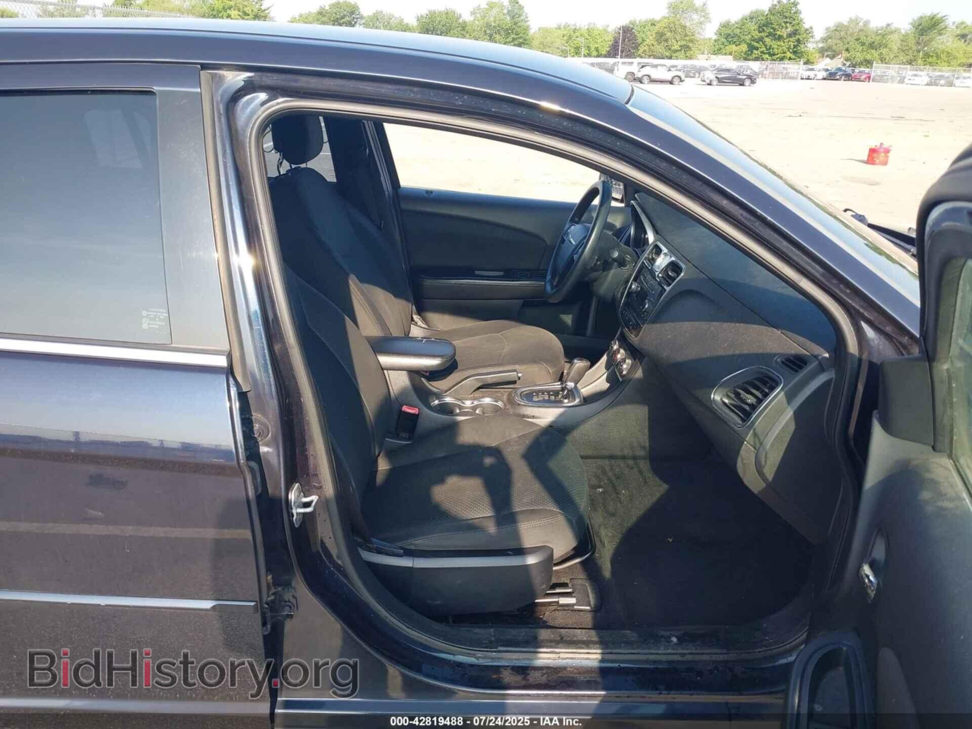 2011 CHRYSLER 200 - VIN: 1C3BC4FB1BN558370 - Фото 5
