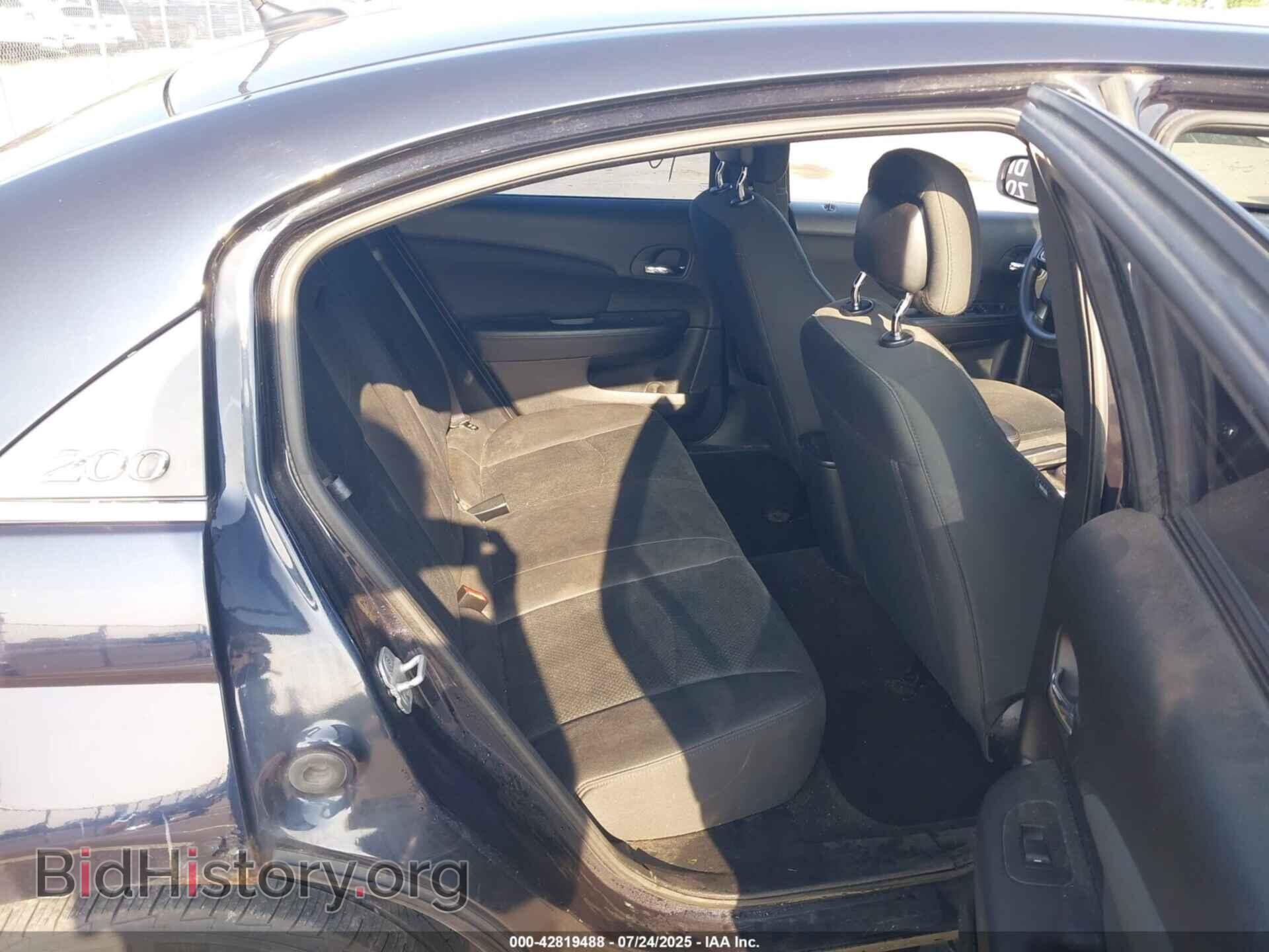 2011 CHRYSLER 200 - VIN: 1C3BC4FB1BN558370 - Фото 8
