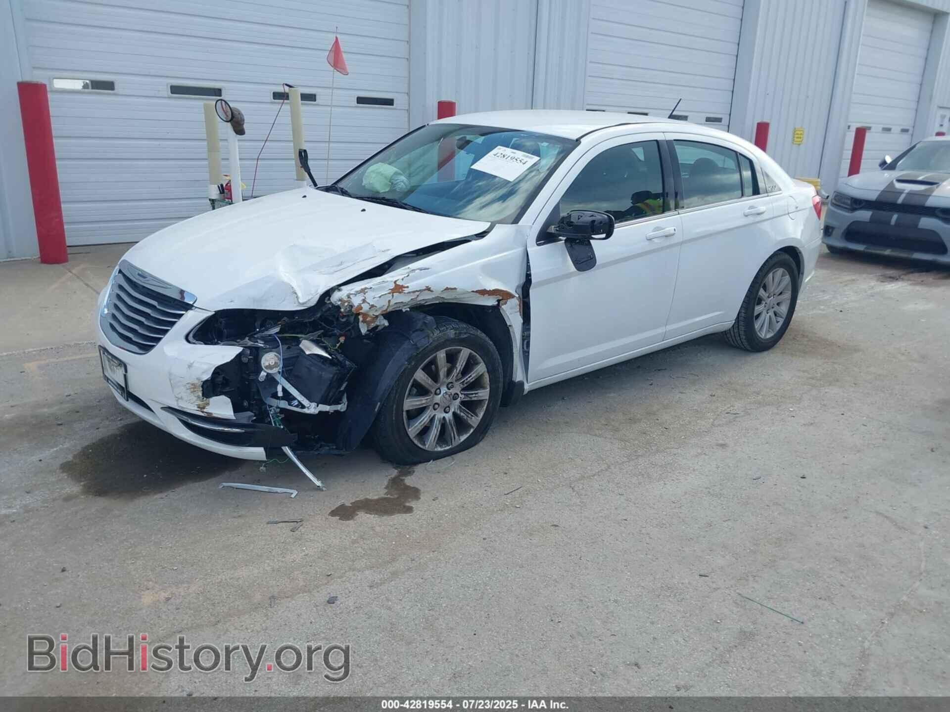 2013 CHRYSLER 200 - VIN: 1C3CCBBB0DN546275 - Фото 2