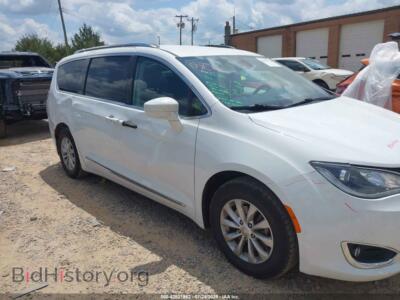 2019 Chrysler PACIFICA Touring L, white — VIN 2C4RC1BG2KR650925, IAAI