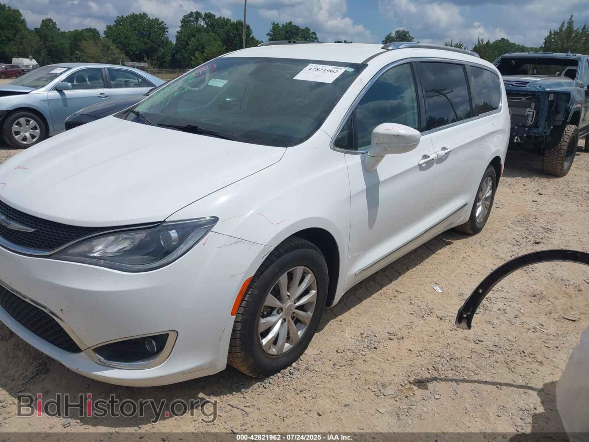 2019 CHRYSLER PACIFICA - VIN: 2C4RC1BG2KR650925 - Фото 2