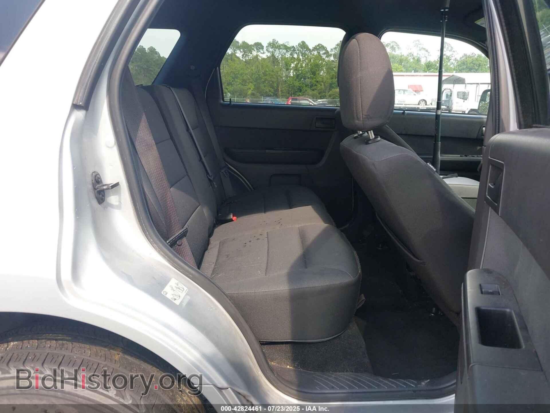 2011 FORD ESCAPE - VIN: 1FMCU0DG8BKB03887 - Фото 8