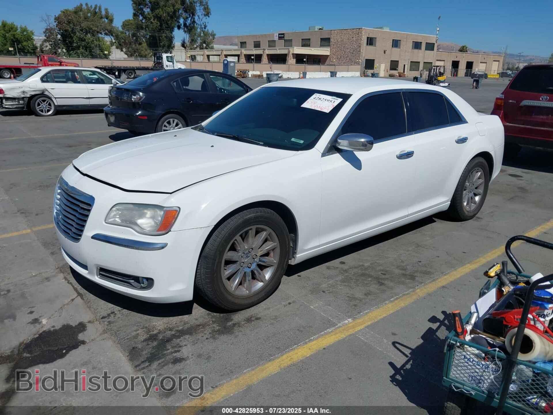 2014 CHRYSLER 300C - VIN: 2C3CCAET4EH169846 - Фото 2