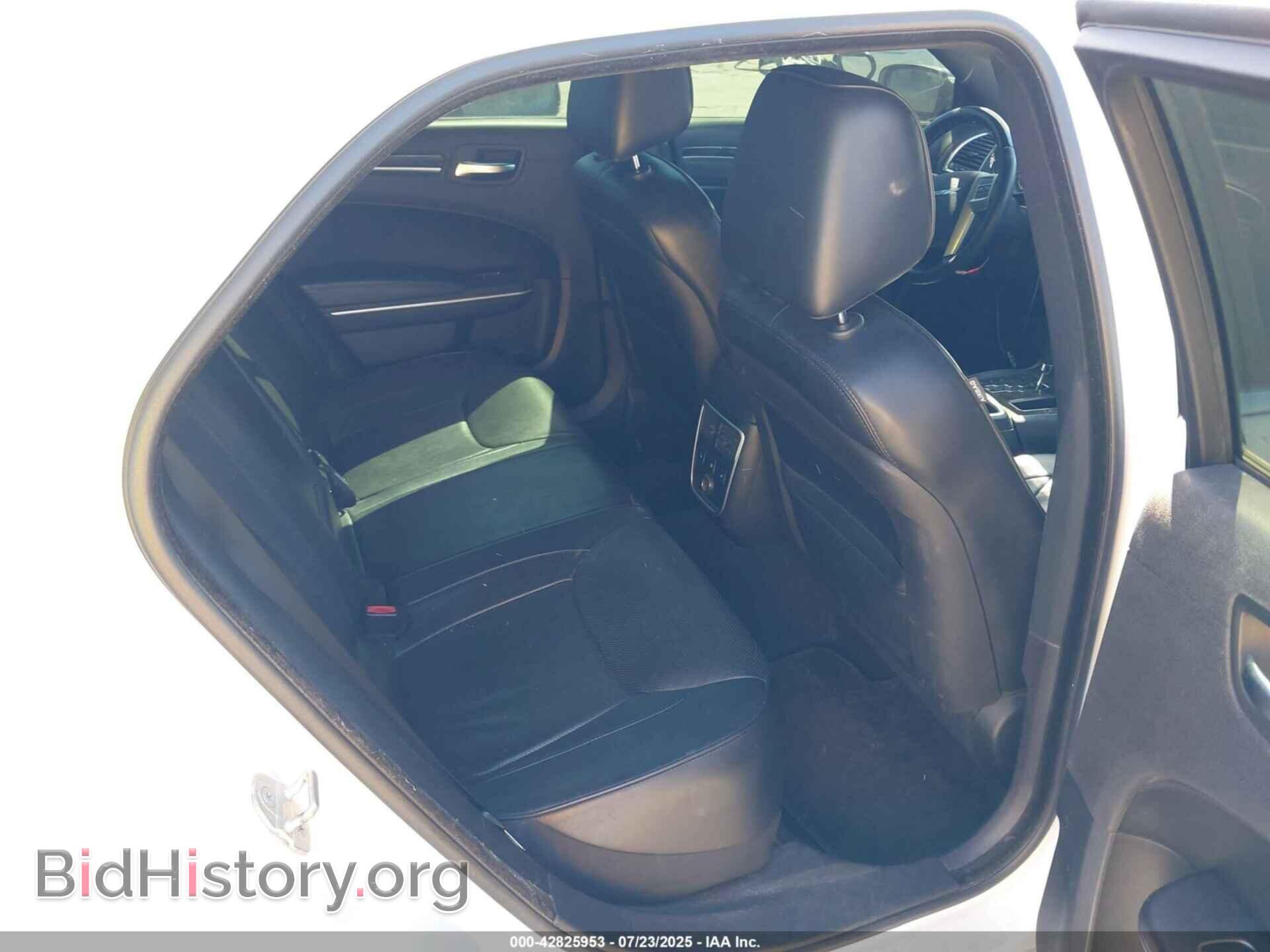 2014 CHRYSLER 300C - VIN: 2C3CCAET4EH169846 - Фото 8