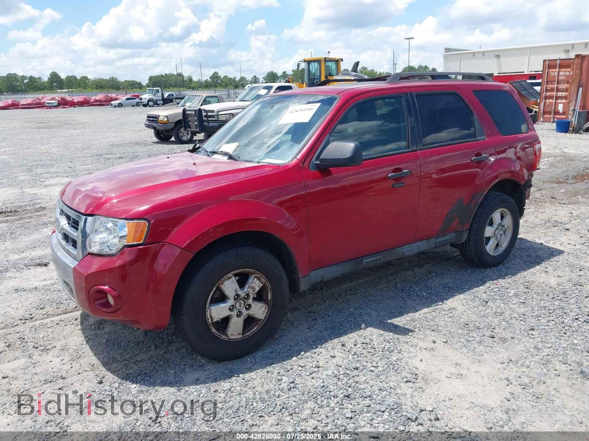 2011 FORD ESCAPE - VIN: 1FMCU0D73BKA13949 - Фото 2