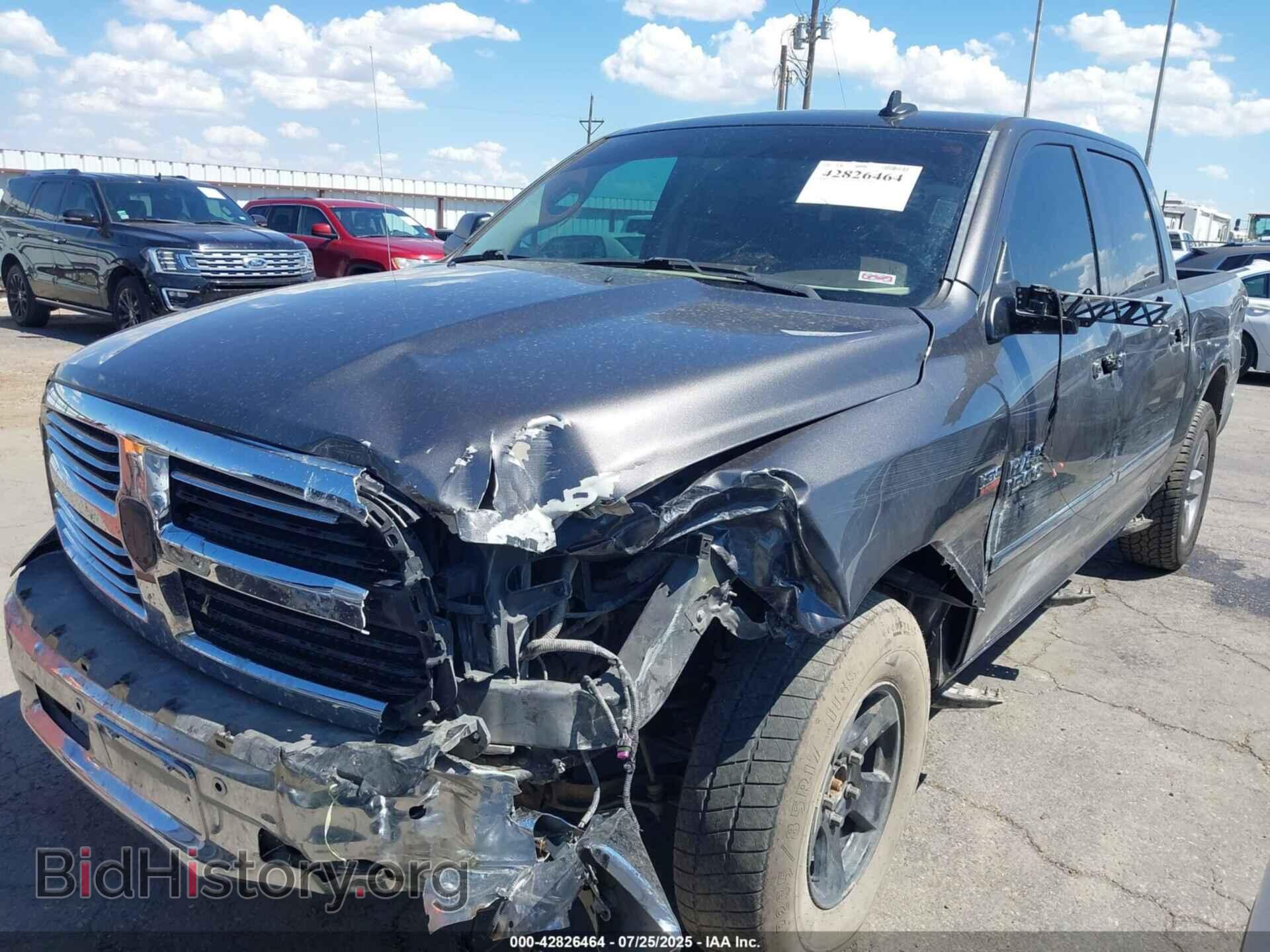 2016 RAM 1500 - VIN: 3C6RR7LTXGG365200 - Фото 2