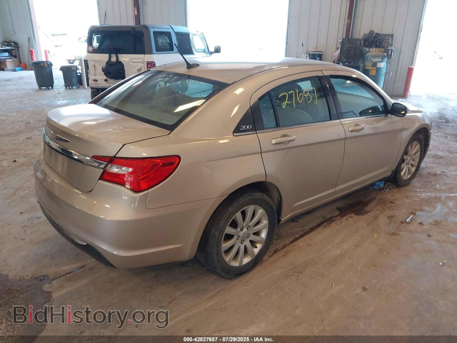2013 CHRYSLER 200 - VIN: 1C3CCBBB3DN574359 - Фото 4
