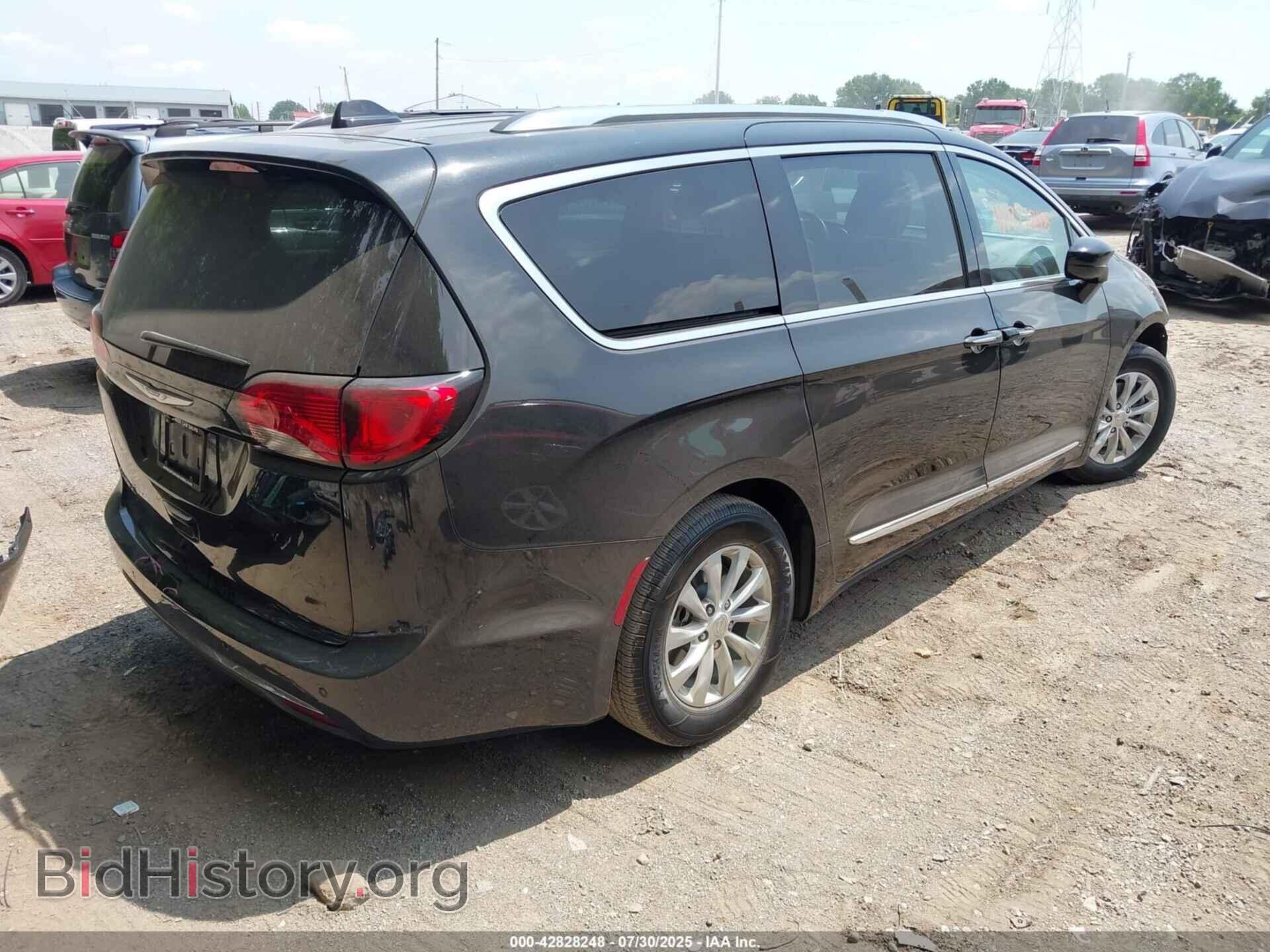 2018 CHRYSLER PACIFICA - VIN: 2C4RC1BG5JR143970 - Фото 4