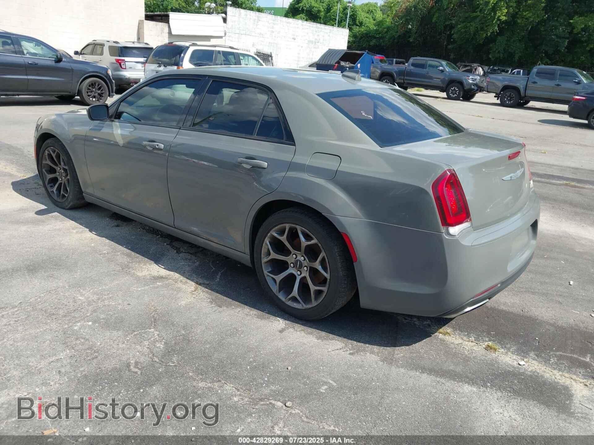 2018 CHRYSLER 300 - VIN: 2C3CCABG5JH143001 - Фото 3