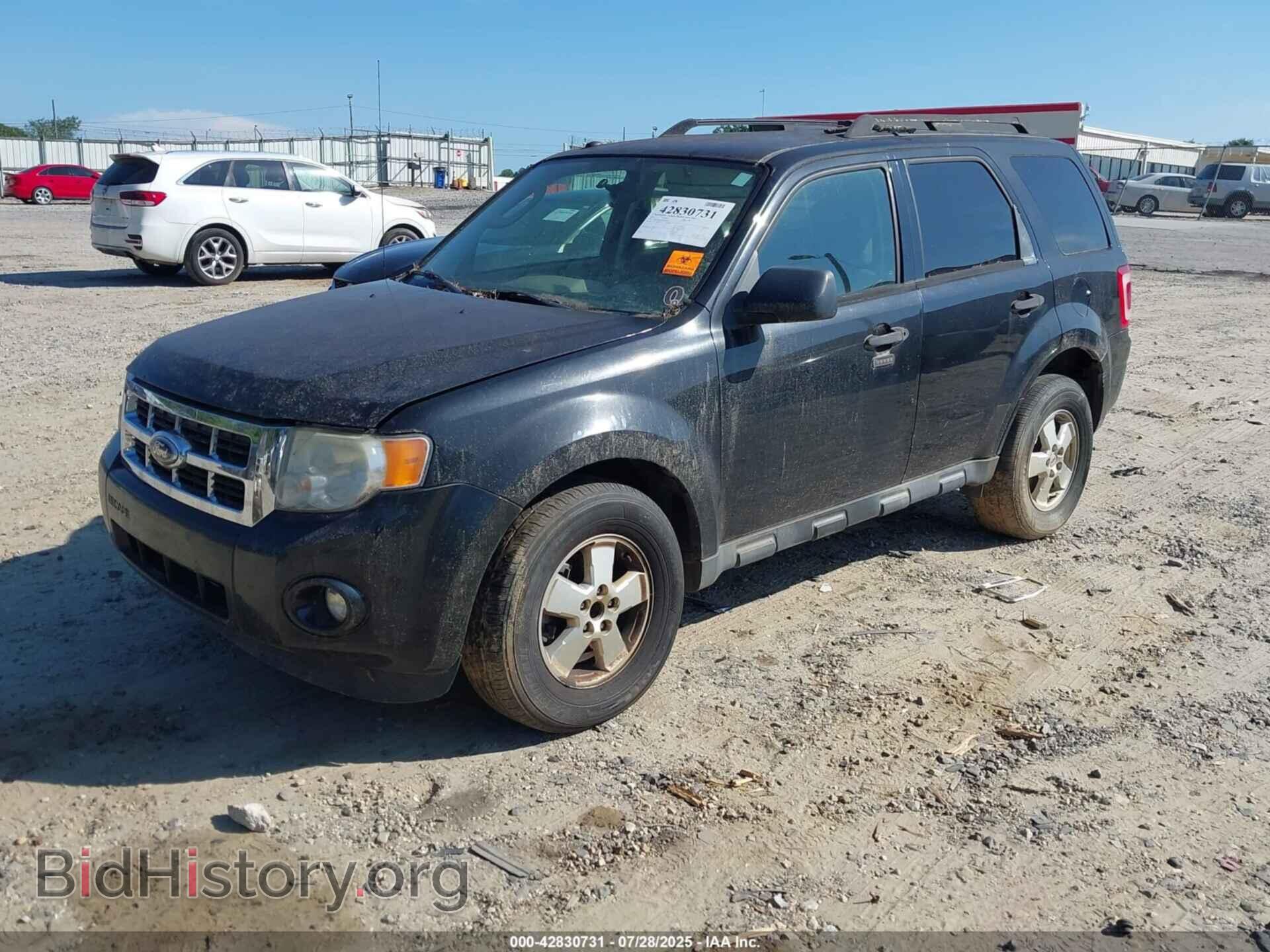 2011 FORD ESCAPE - VIN: 1FMCU9DG2BKA99632 - Фото 2