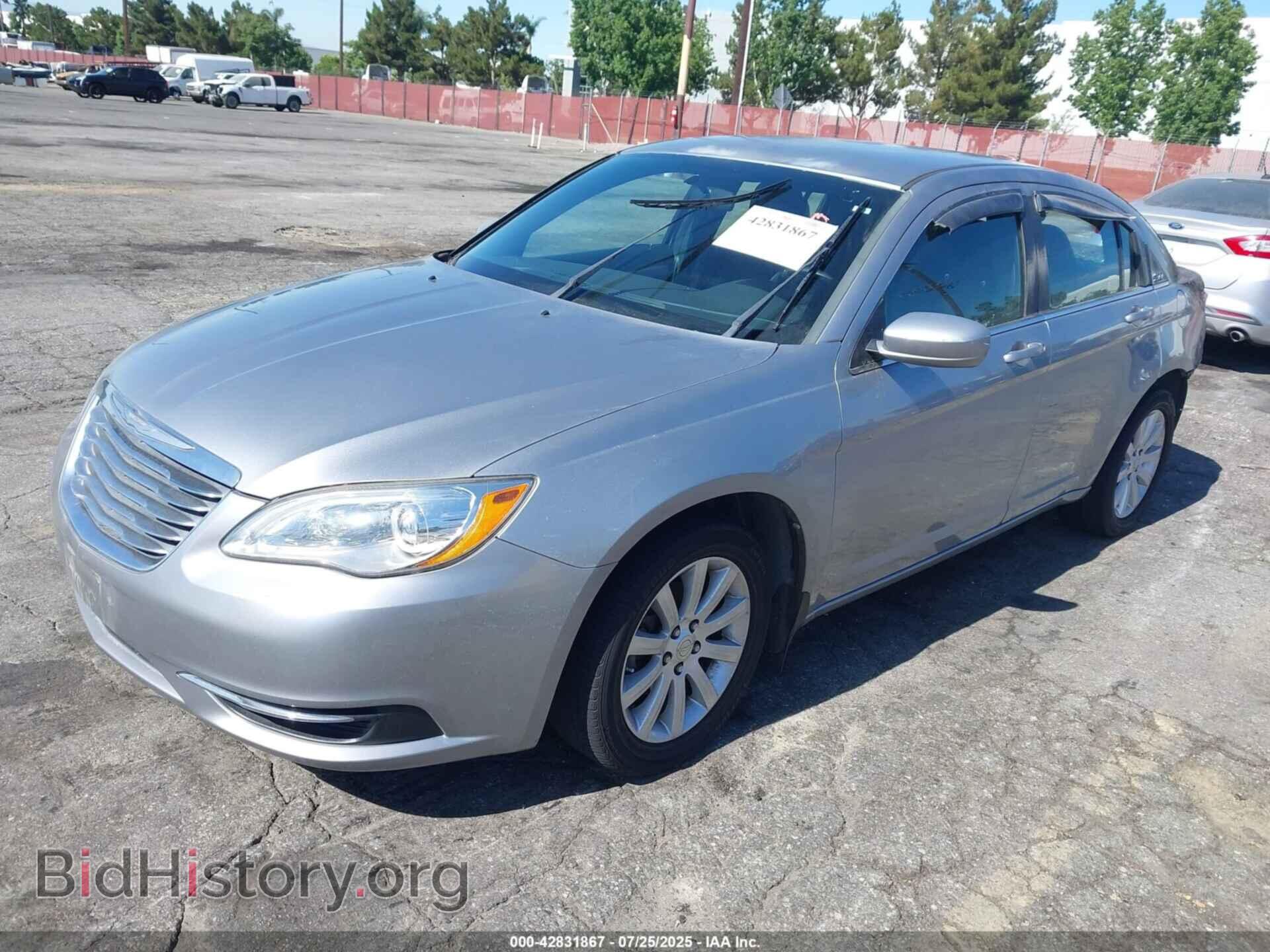 2013 CHRYSLER 200 - VIN: 1C3CCBBB2DN672167 - Фото 2