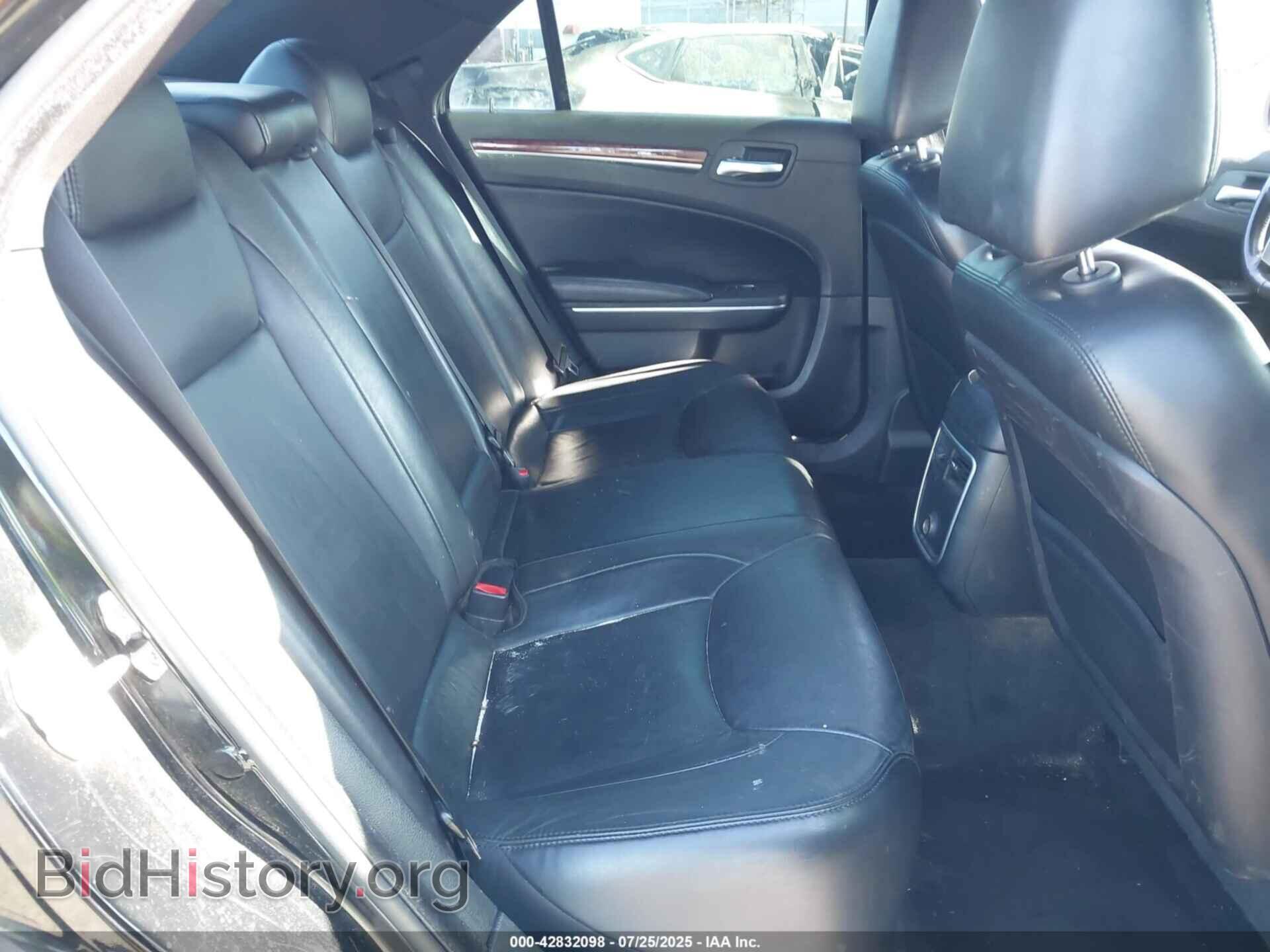 2012 CHRYSLER 300 - VIN: 2C3CCACG6CH242413 - Фото 8