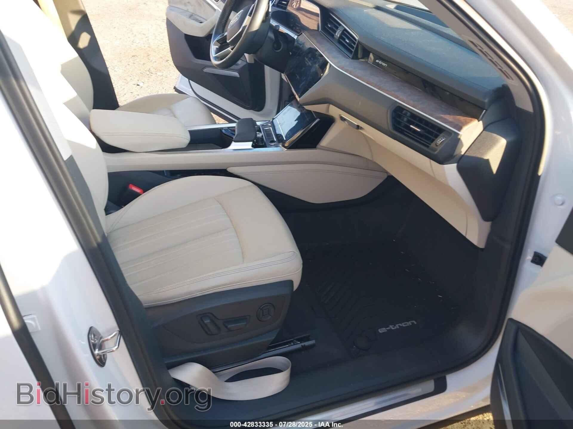 2019 AUDI E-TRON - VIN: WA1LAAGE4KB023512 - Photo 5