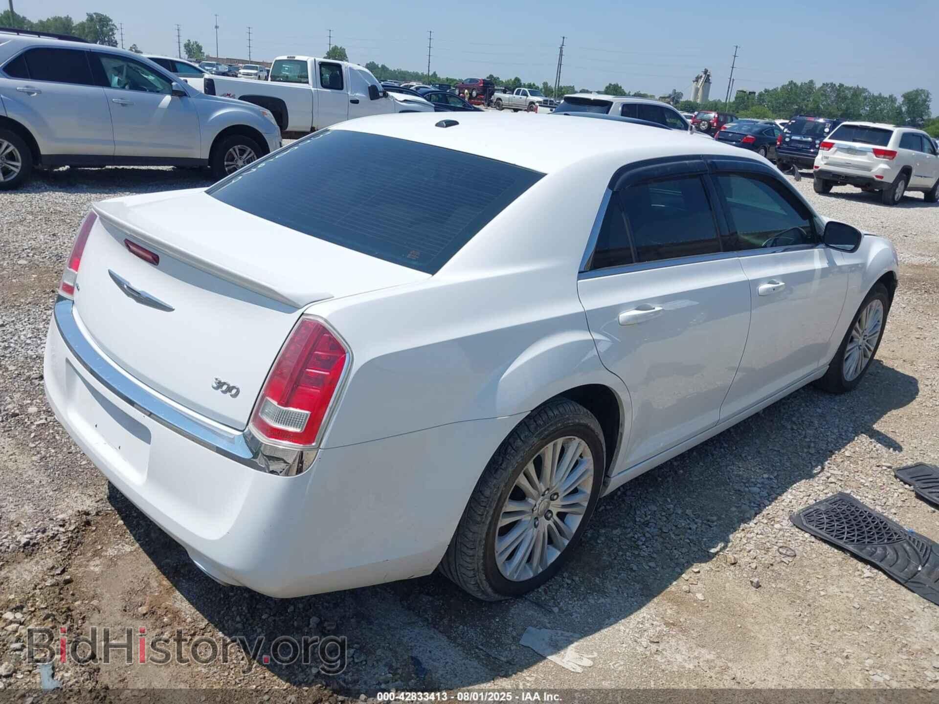 2014 CHRYSLER 300 - VIN: 2C3CCARGXEH308679 - Фото 4