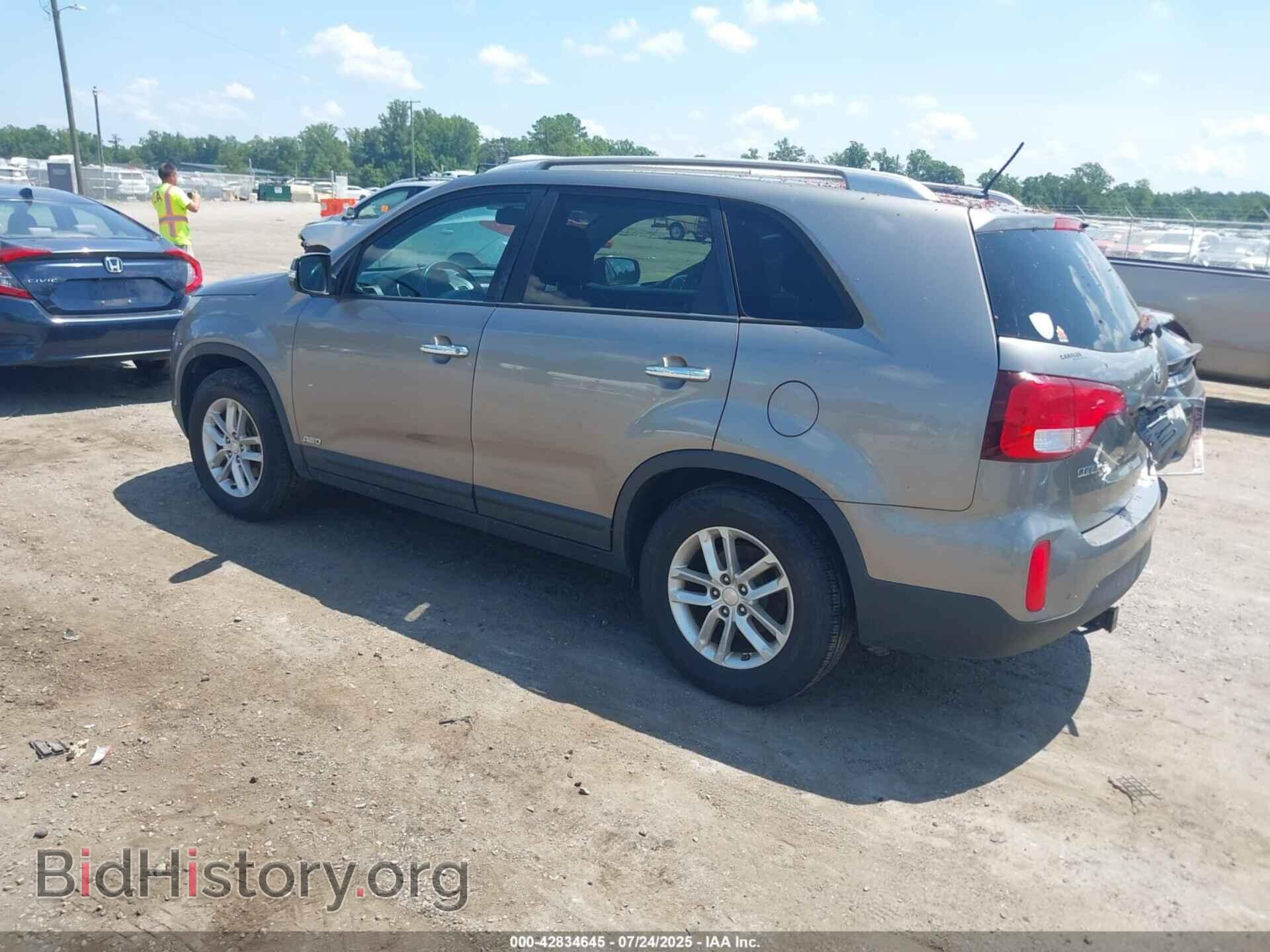 2015 KIA SORENTO - VIN: 5XYKTCA64FG640624 - Фото 3