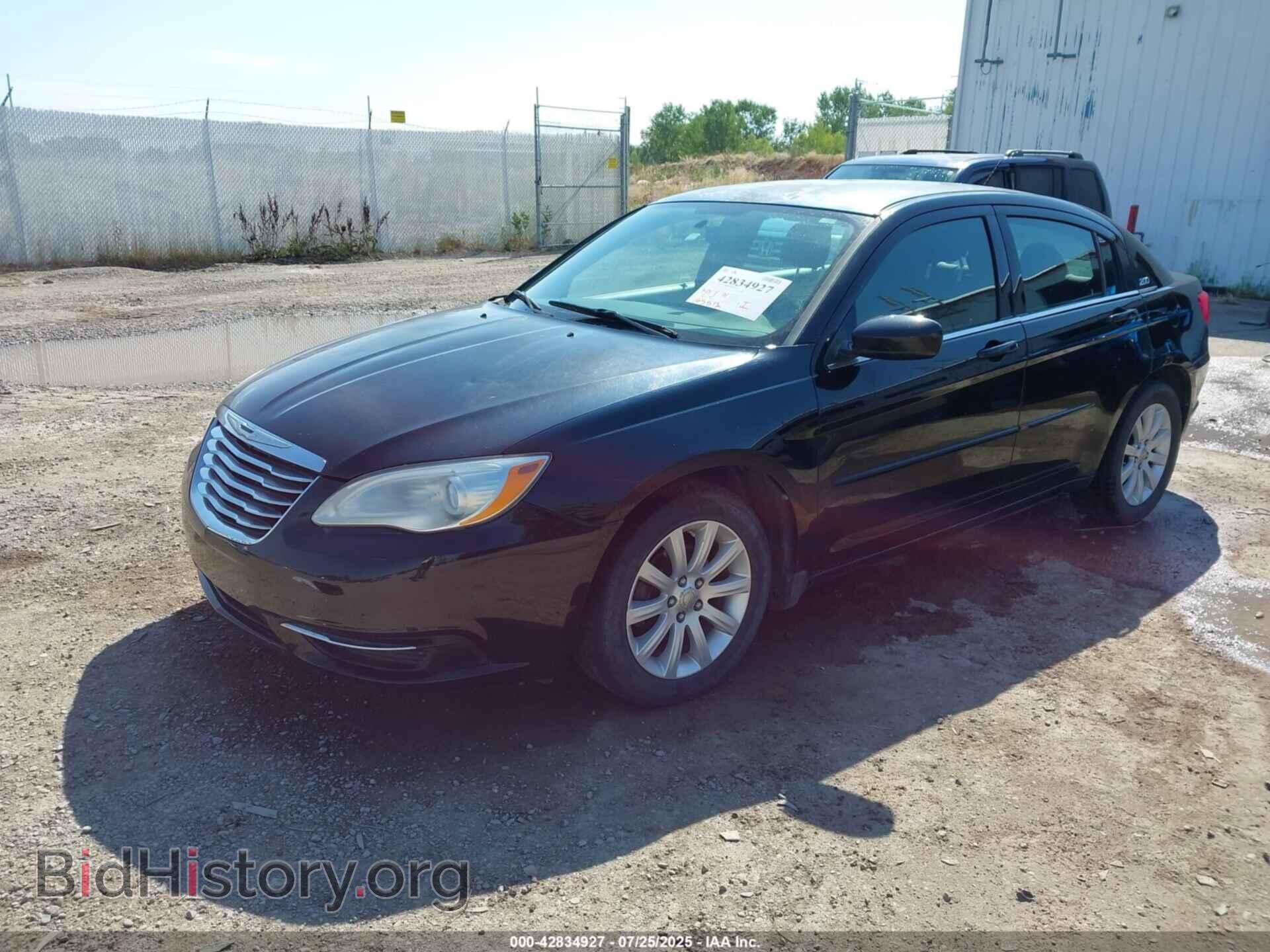 2013 CHRYSLER 200 - VIN: 1C3CCBBB8DN589908 - Фото 2