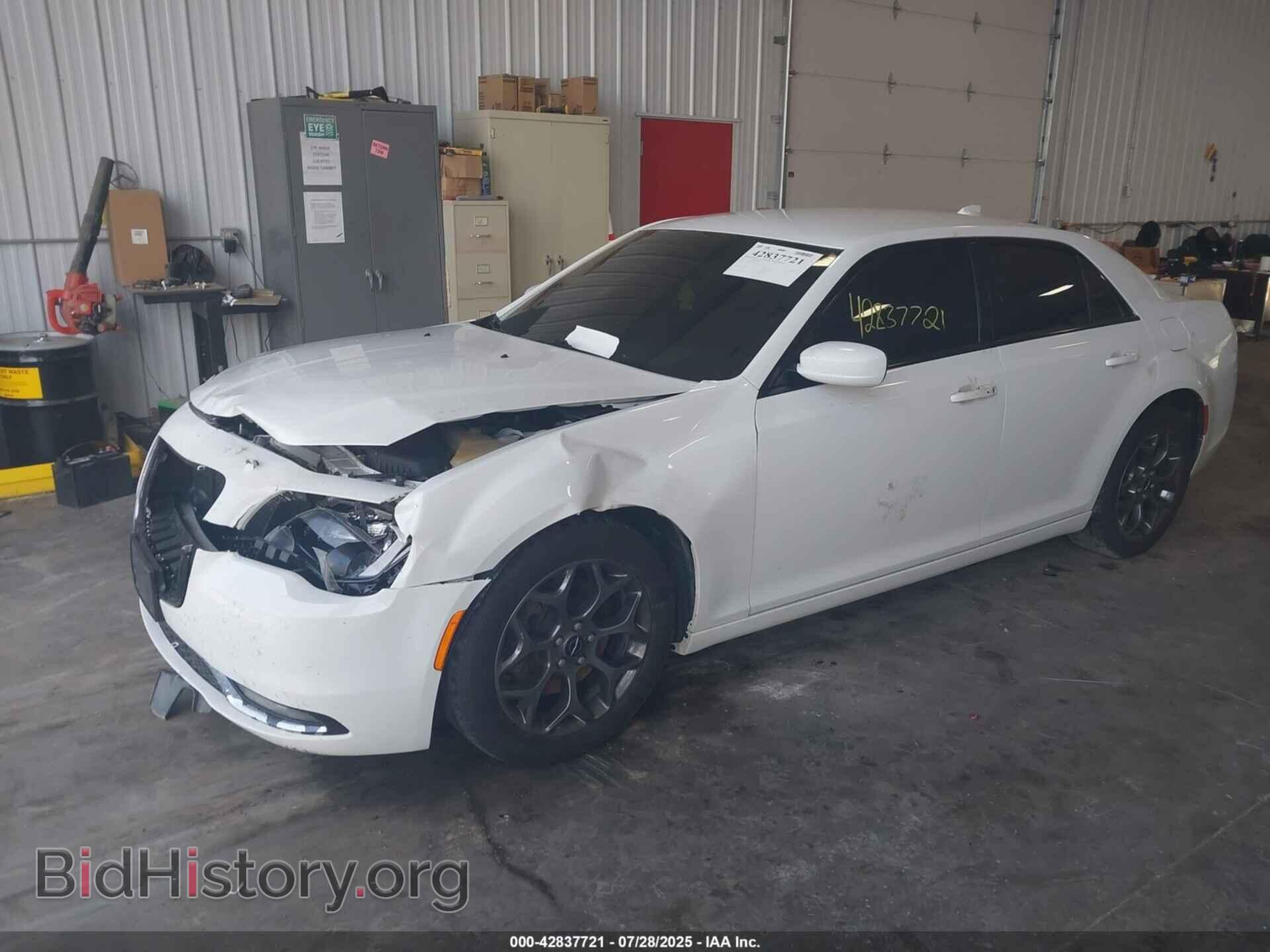 2017 CHRYSLER 300 - VIN: 2C3CCAGG6HH597275 - Фото 2