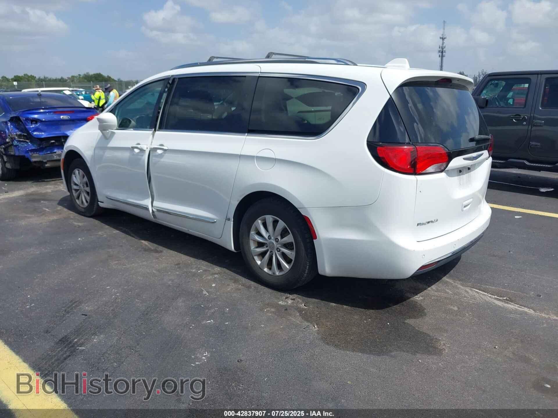 2019 CHRYSLER PACIFICA - VIN: 2C4RC1BG5KR627008 - Фото 3