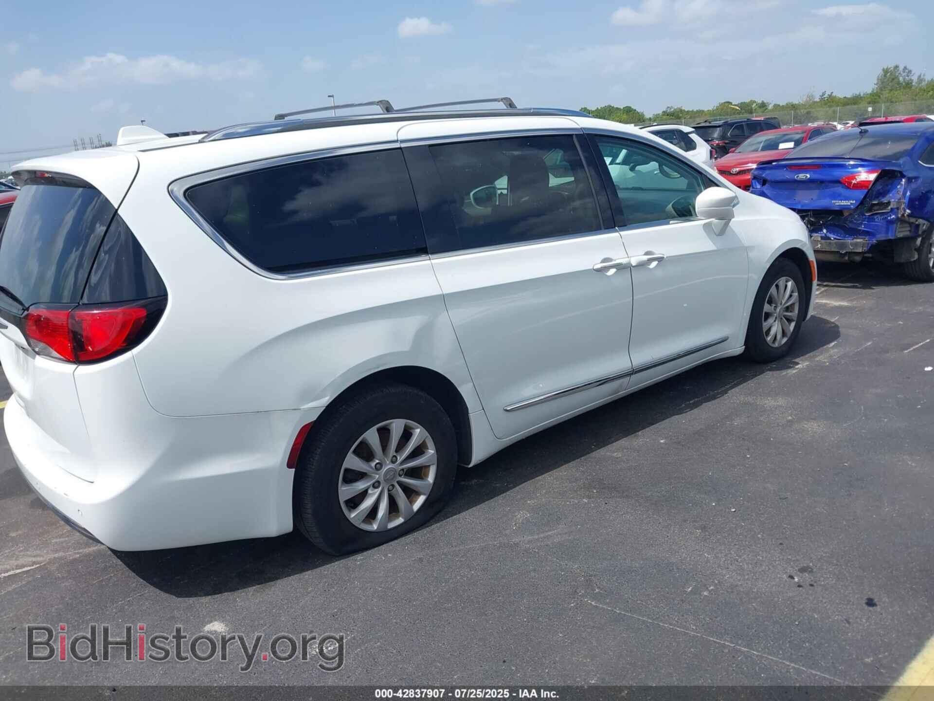 2019 CHRYSLER PACIFICA - VIN: 2C4RC1BG5KR627008 - Фото 4
