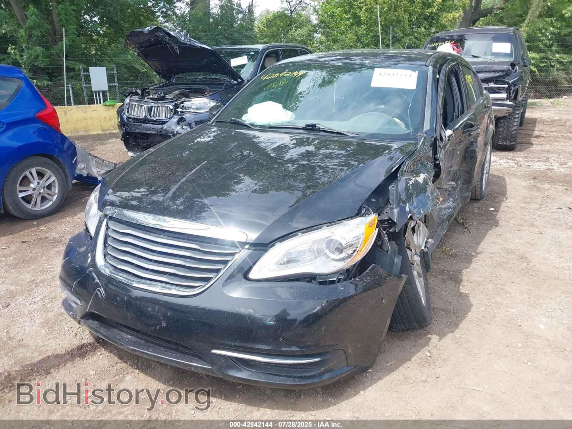 2014 CHRYSLER 200 - VIN: 1C3CCBAB0EN206997 - Фото 2