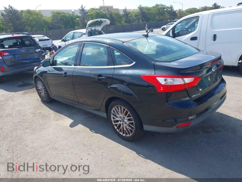 2012 Ford FOCUS (VIN 1FAHP3H20CL215800) — фото 3 из 17