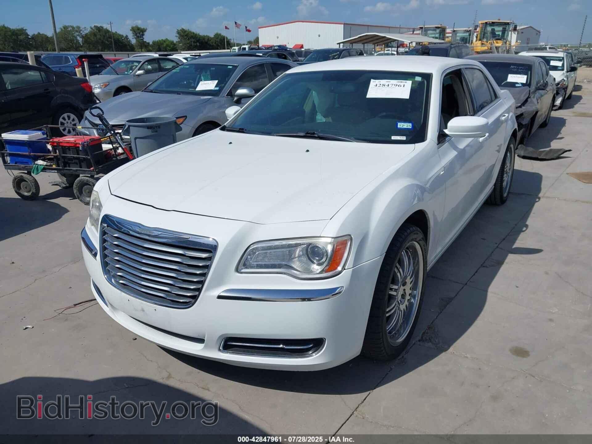 2012 CHRYSLER 300 - VIN: 2C3CCAAG7CH139133 - Фото 2