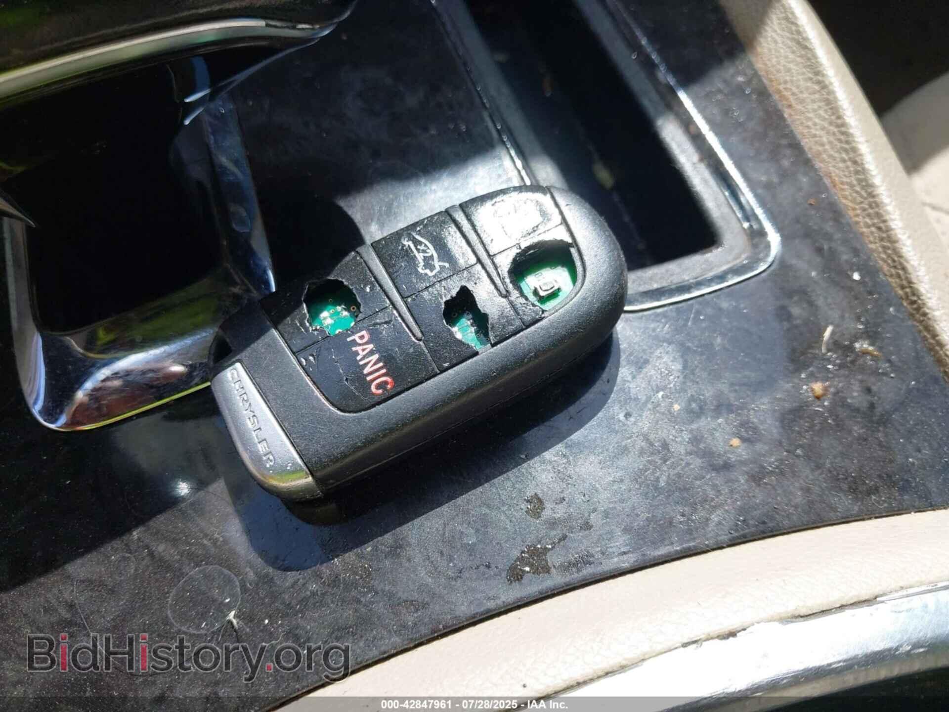 2012 CHRYSLER 300 - VIN: 2C3CCAAG7CH139133 - Фото 11