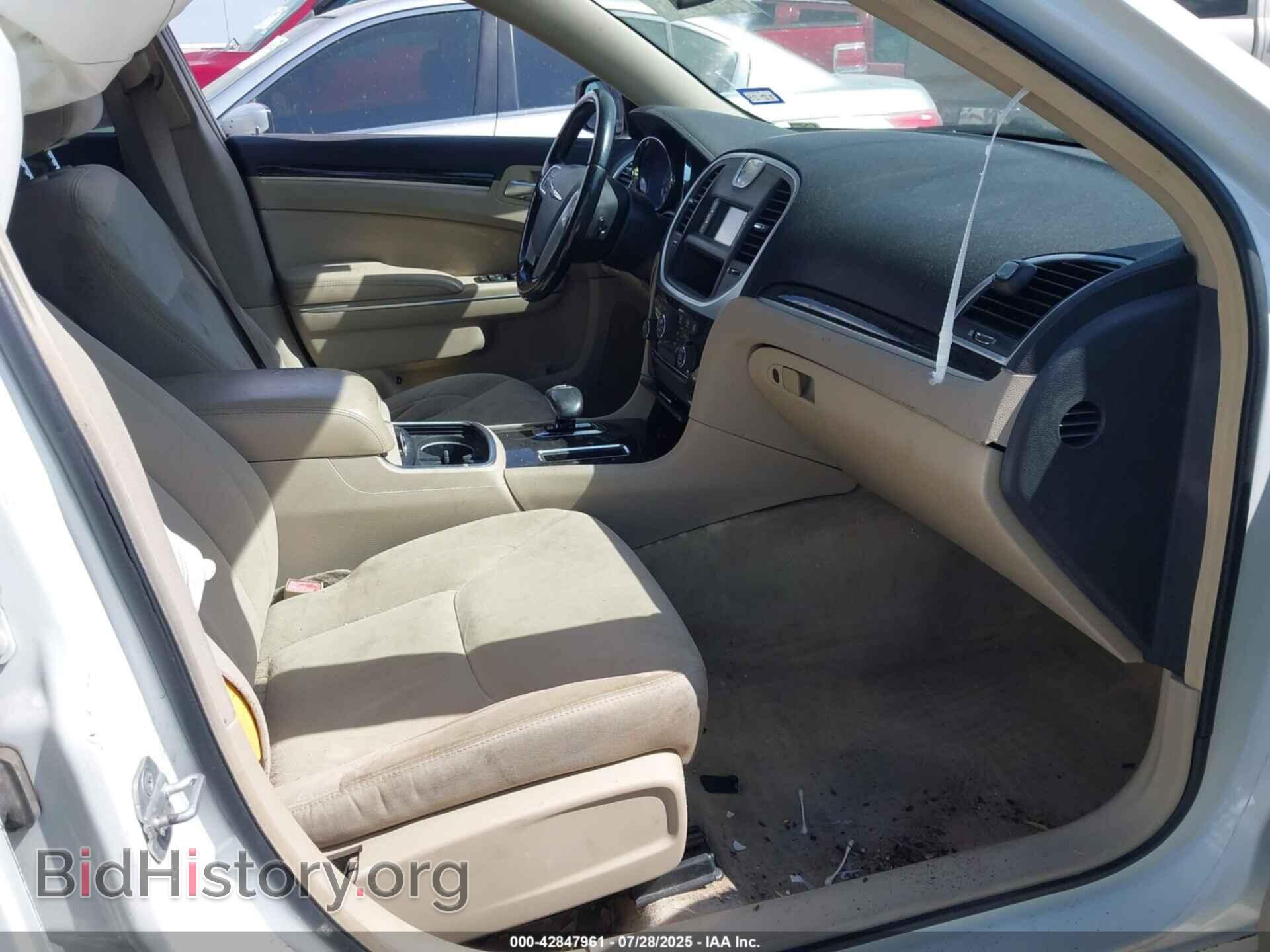 2012 CHRYSLER 300 - VIN: 2C3CCAAG7CH139133 - Фото 5