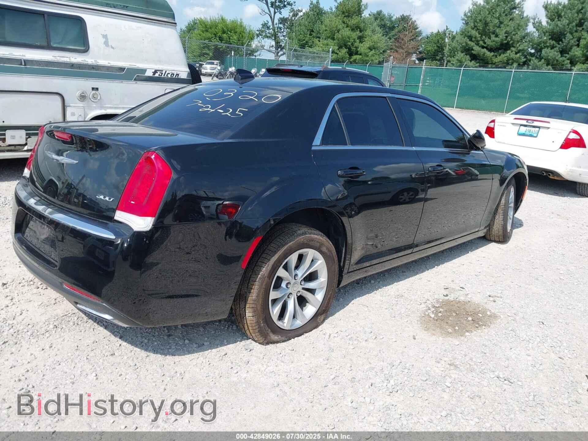 2015 CHRYSLER 300 - VIN: 2C3CCAAG9FH820320 - Фото 4