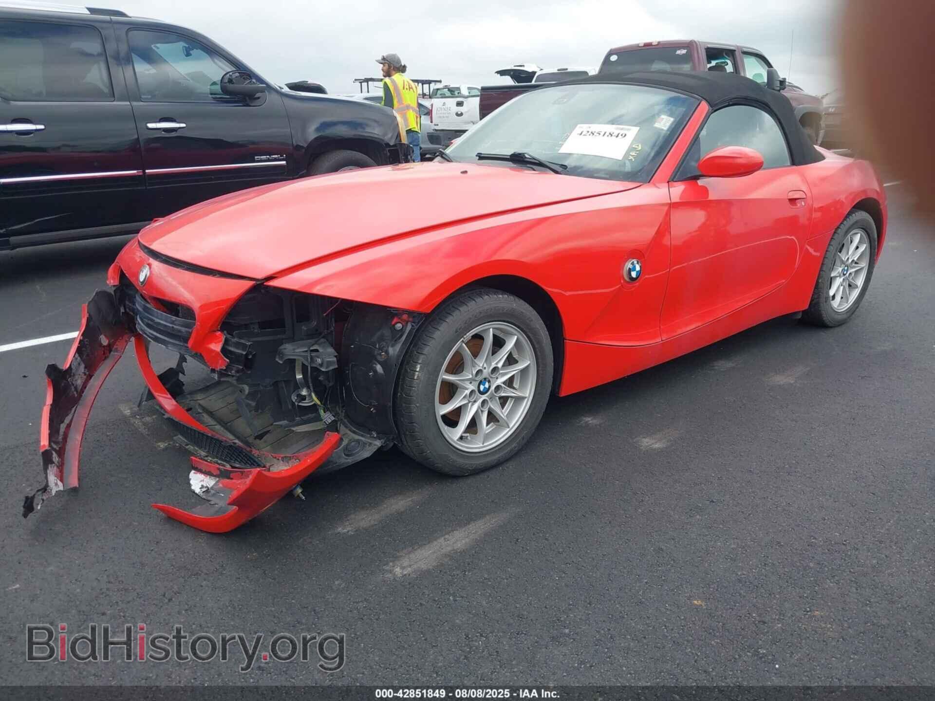 2005 BMW Z4 - VIN: 4USBT33585LR70798 - Фото 2