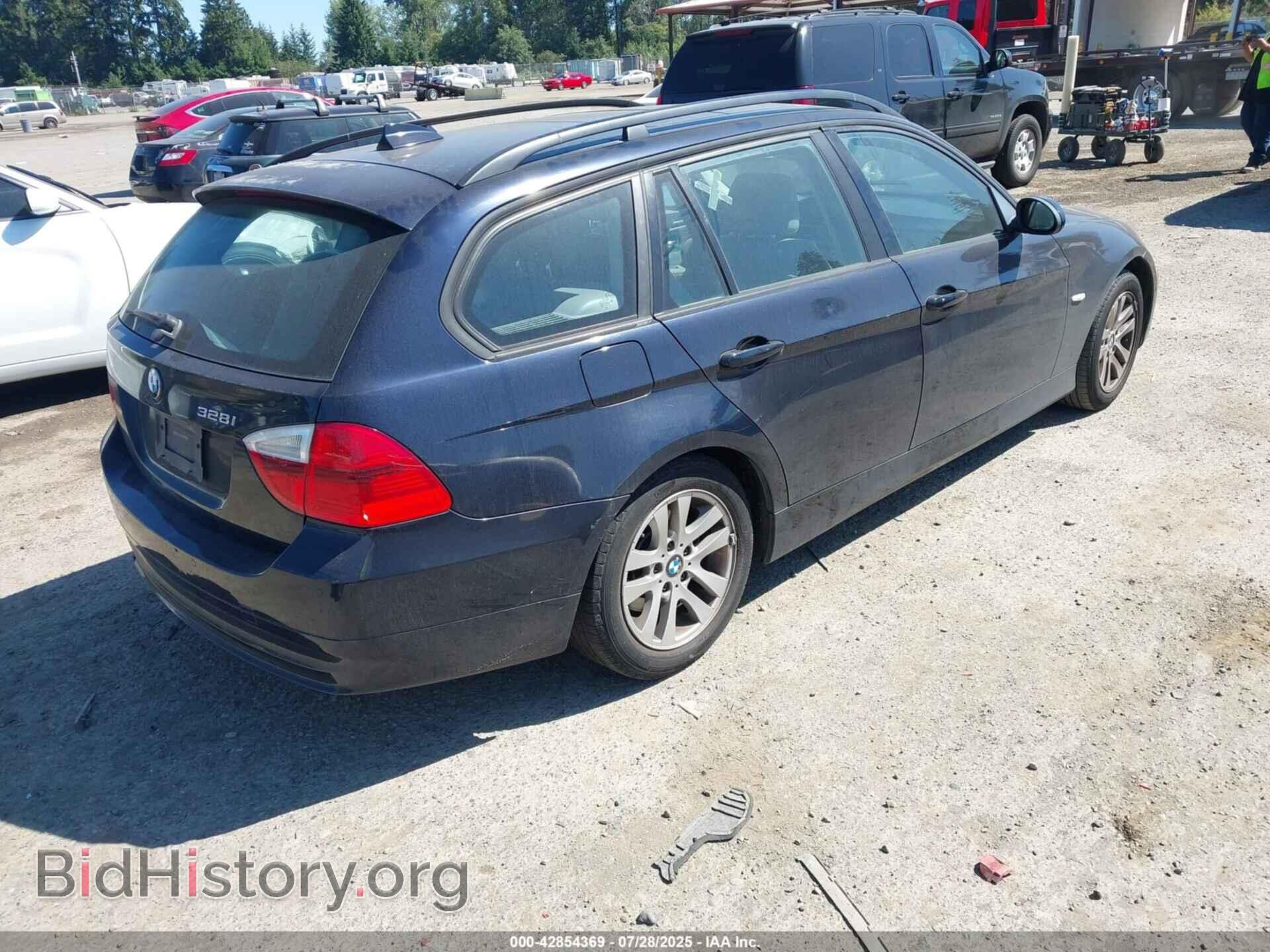2007 BMW 328I - VIN: WBAVS13517FX15810 - Фото 4