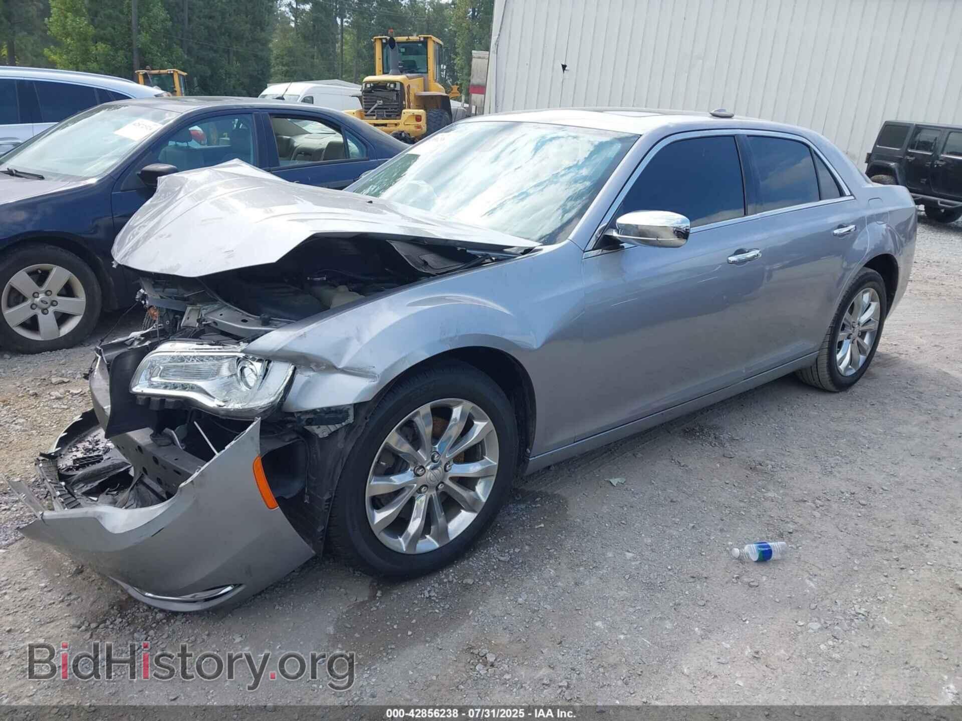 2017 CHRYSLER 300 - VIN: 2C3CCAKG8HH622166 - Фото 2