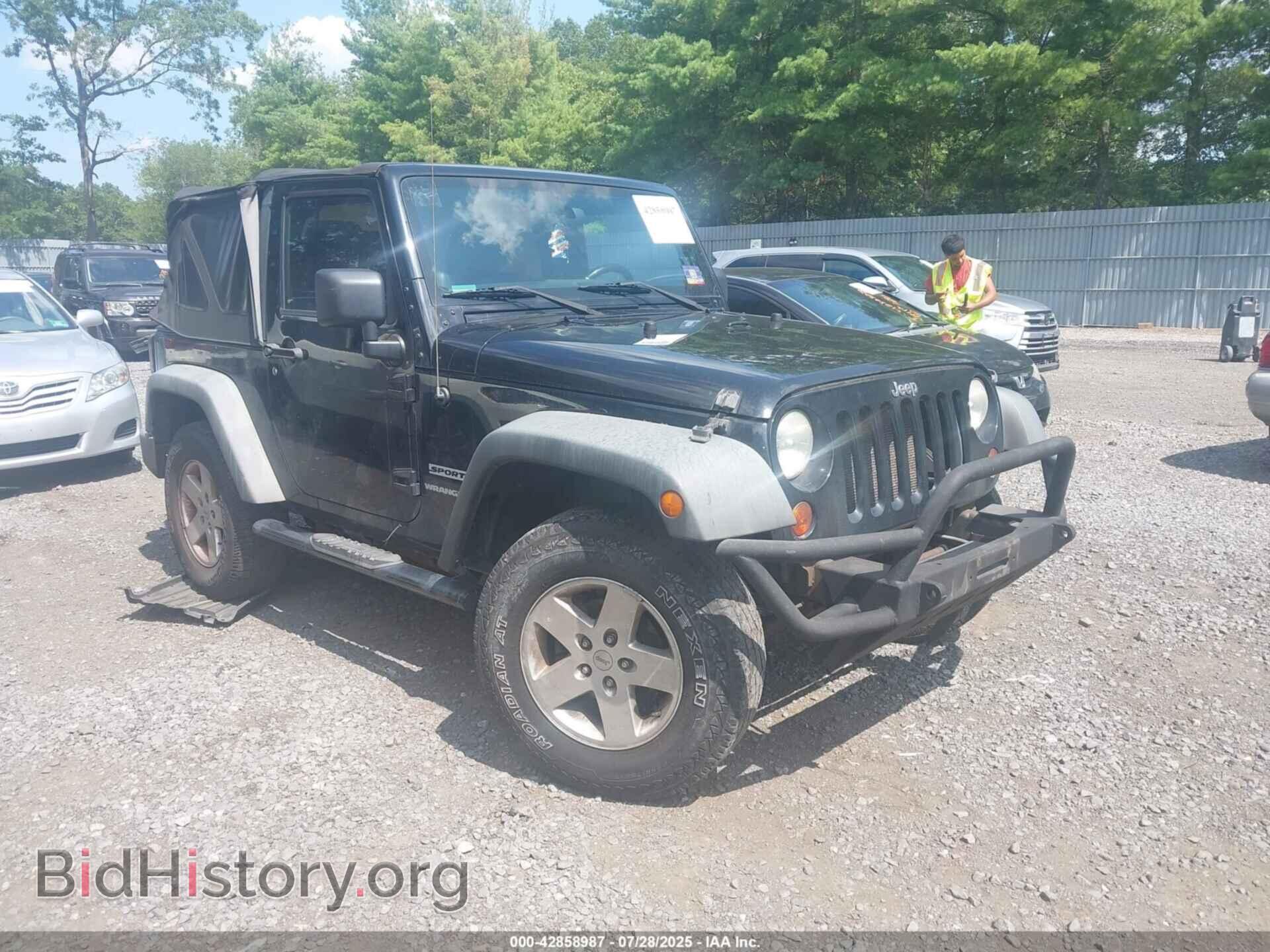 Фотография 1J4AA2D16BL581984 - JEEP WRANGLER 2011