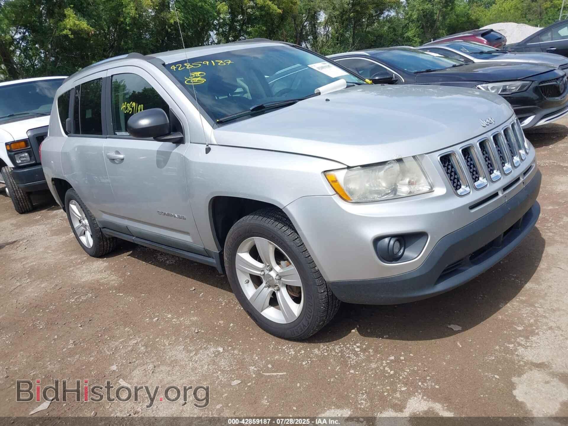 Photo 1J4NT1FA2BD288967 - JEEP COMPASS 2011
