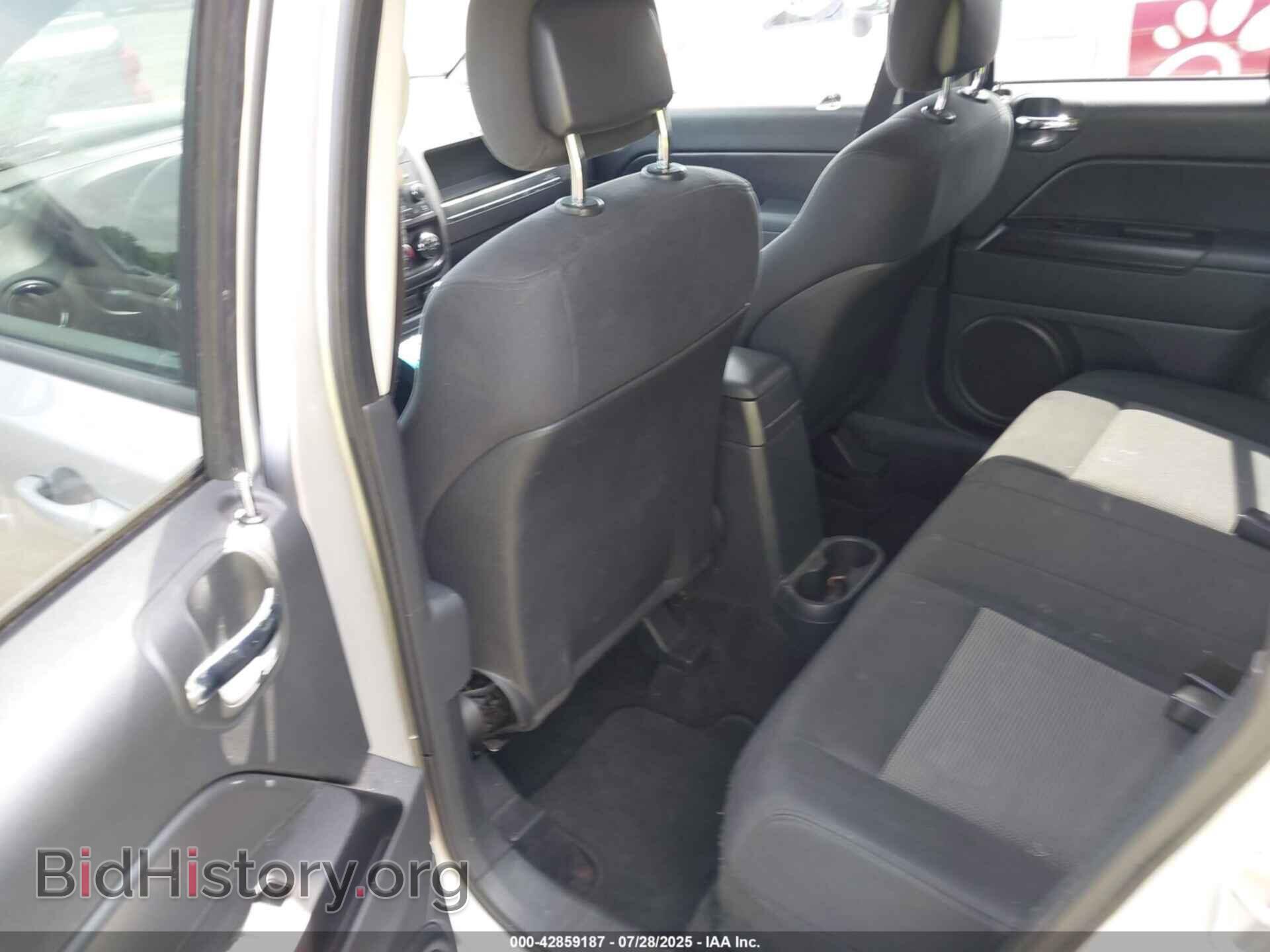 2011 JEEP COMPASS - VIN: 1J4NT1FA2BD288967 - Фото 8