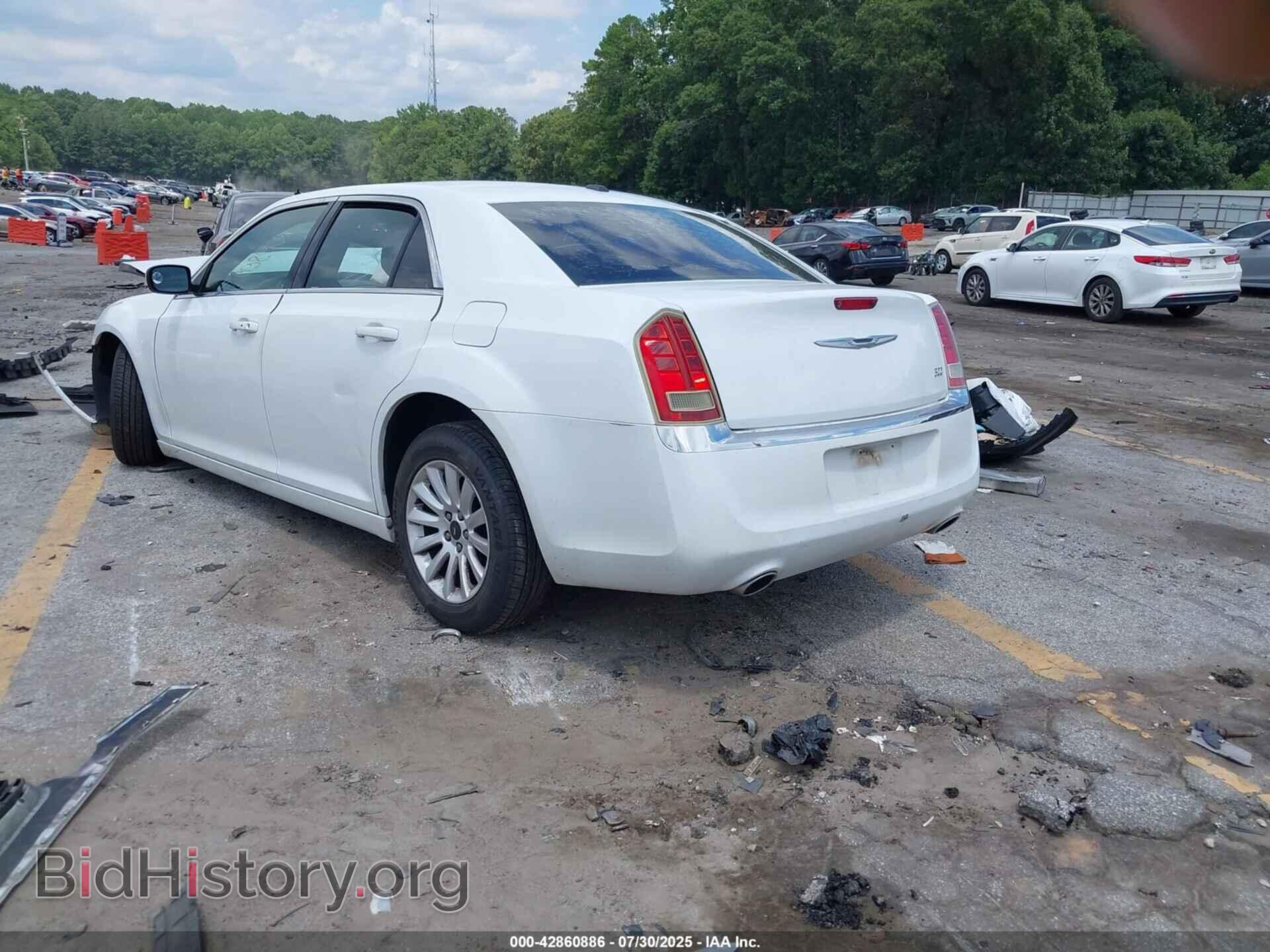 2013 CHRYSLER 300 - VIN: 2C3CCAAGXDH657089 - Фото 3