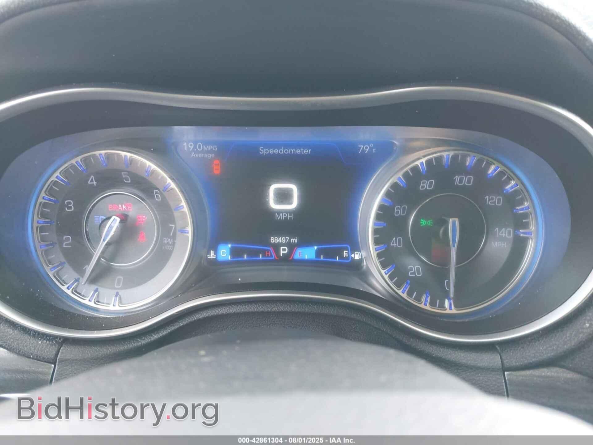 2019 CHRYSLER 300 - VIN: 2C3CCAAG3KH679318 - Фото 7